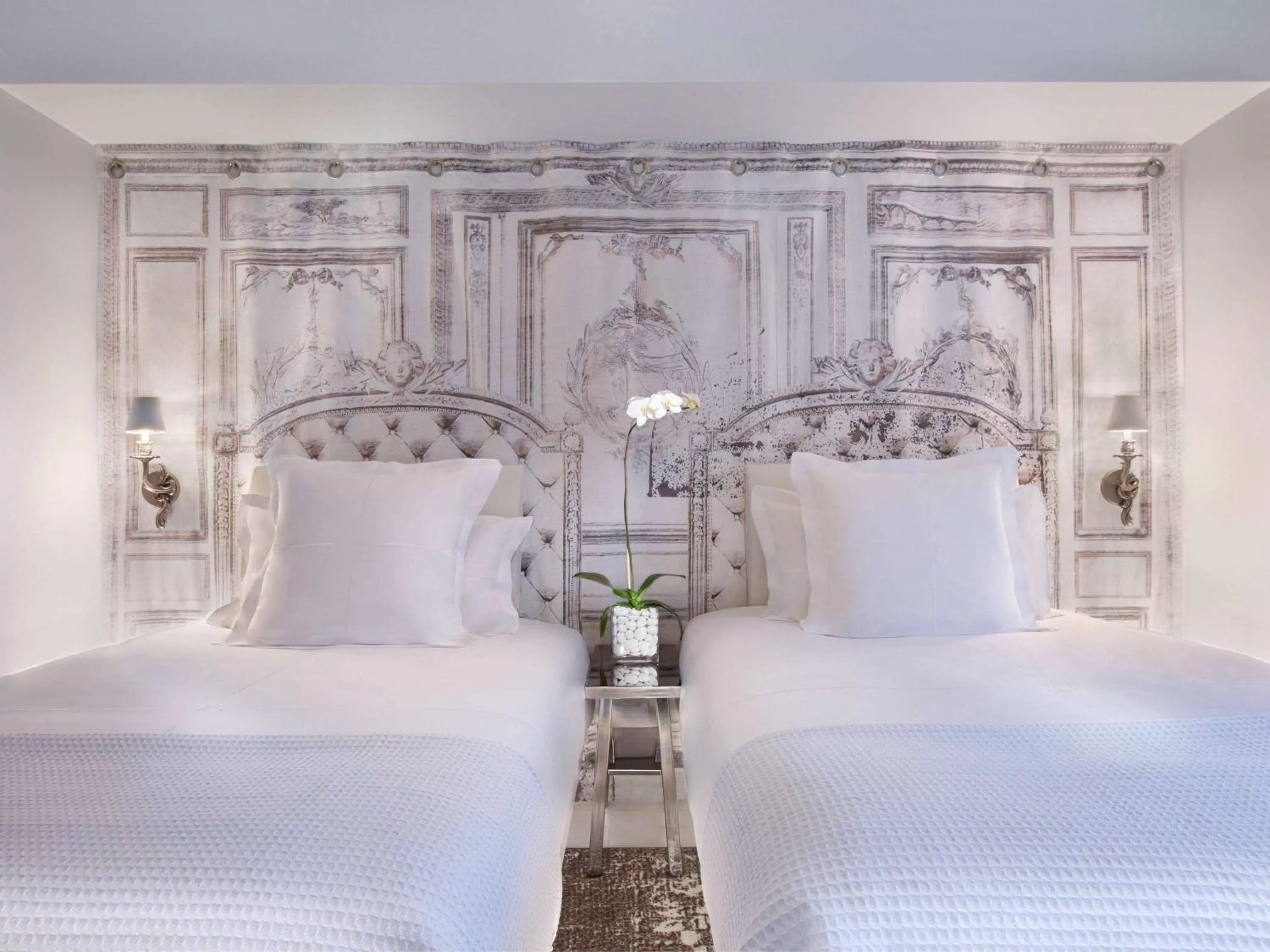 Photo of the whole room, Bed in SLS South Beach