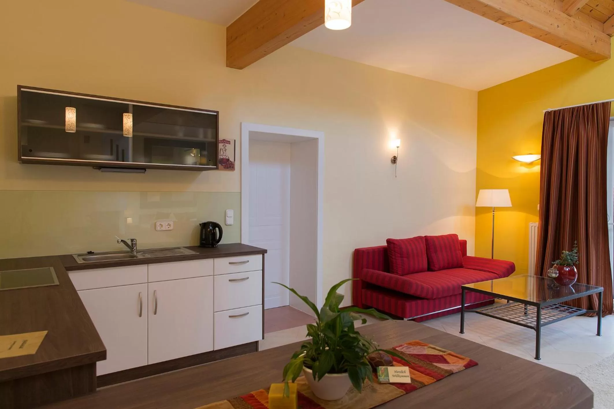 Kitchen or kitchenette in Hotel Garni Pölzl