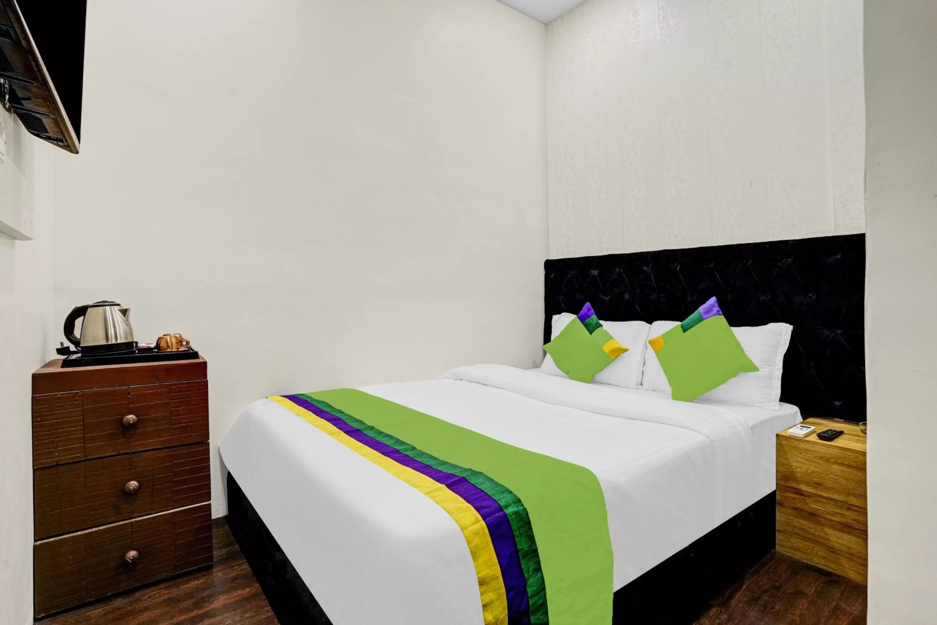 Bed in Treebo Trend Freedom Star, Vile Parle