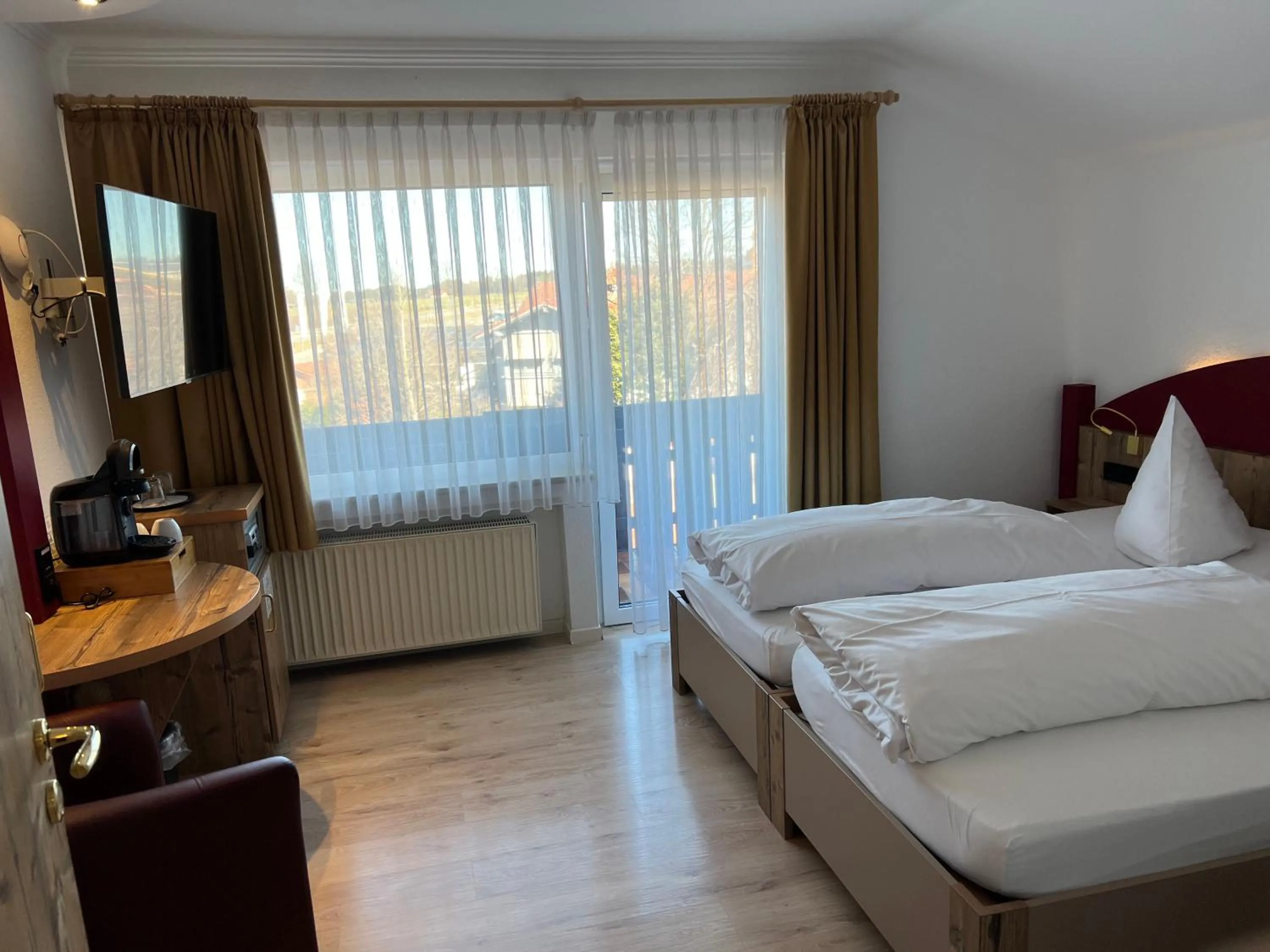 Photo of the whole room, Bed in Alpchalet Schwanstein