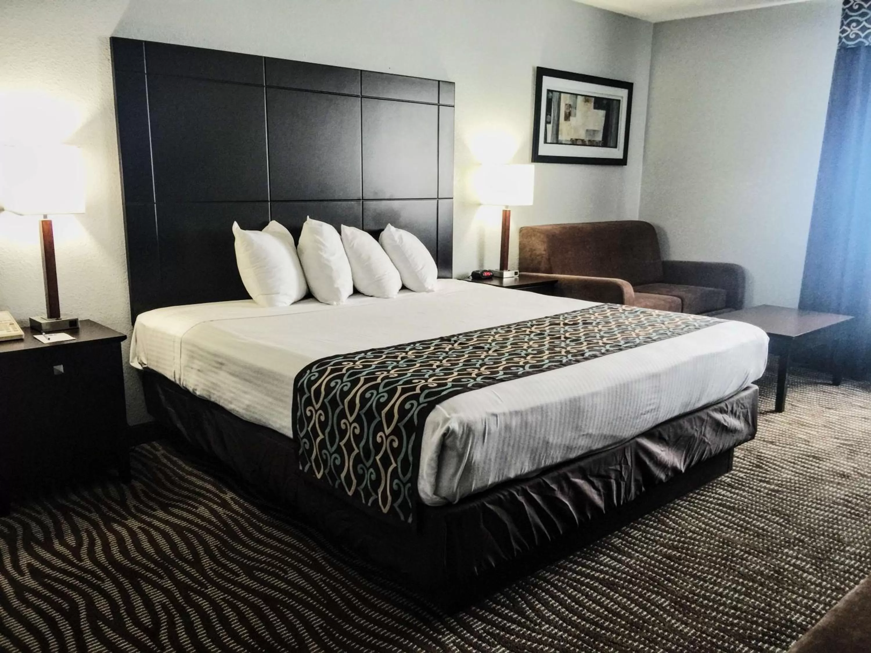 King Room - Disability Access in Best Western Executive Inn- Mount Gilead