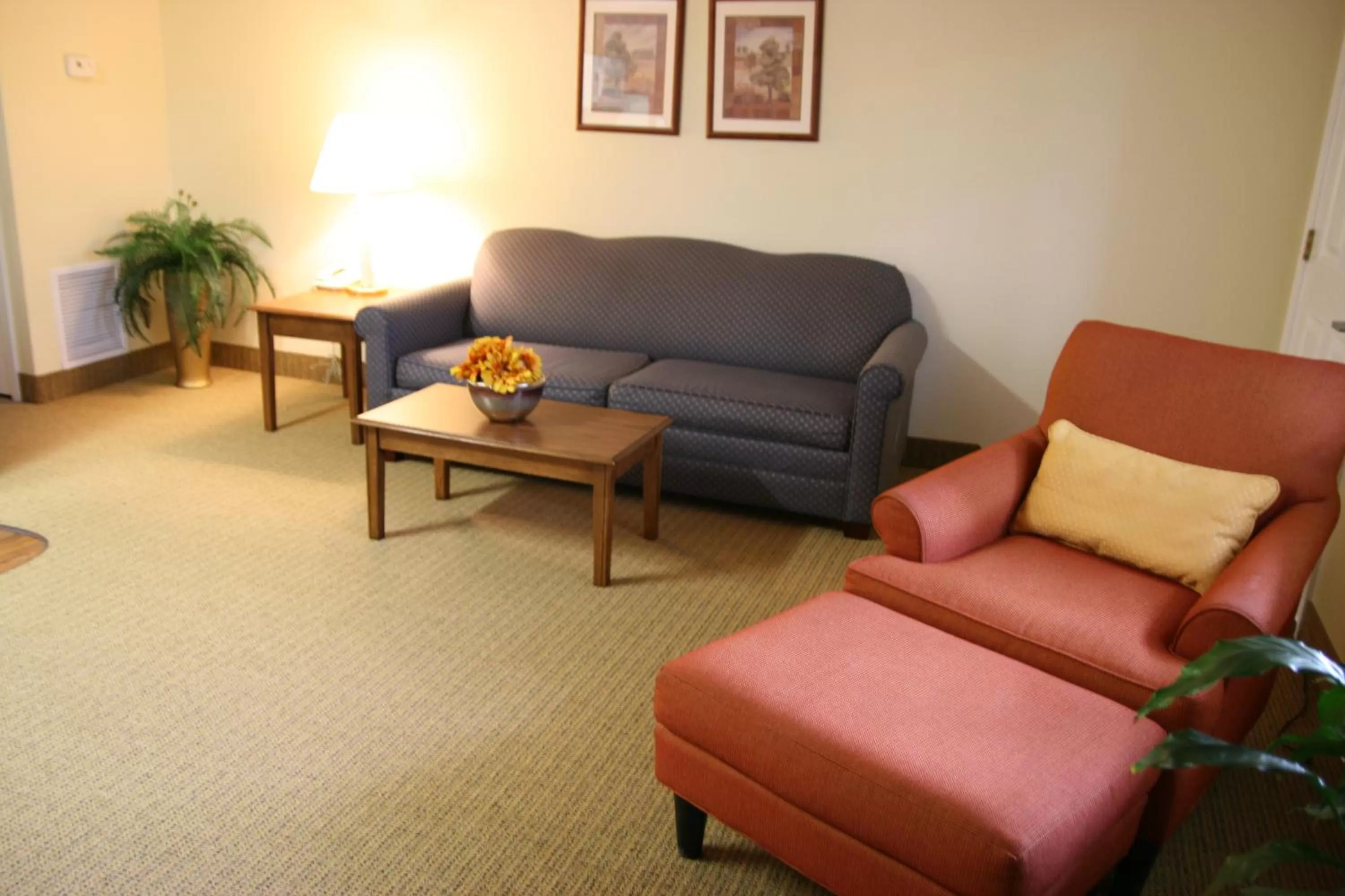 Seating area in Affordable Suites of America Fredericksburg