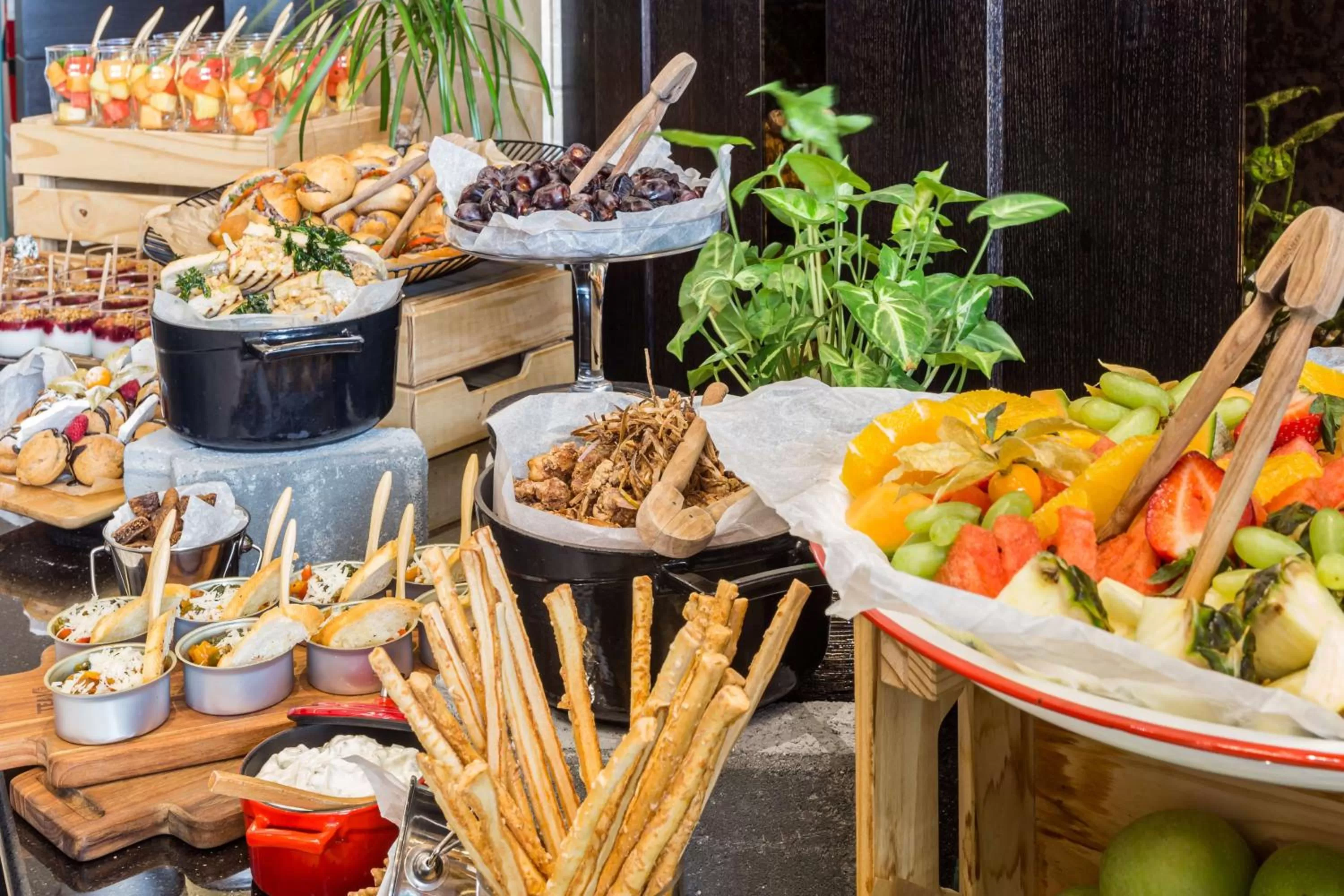 Coffee/tea facilities in Radisson Blu Hotel, Dubai Canal View