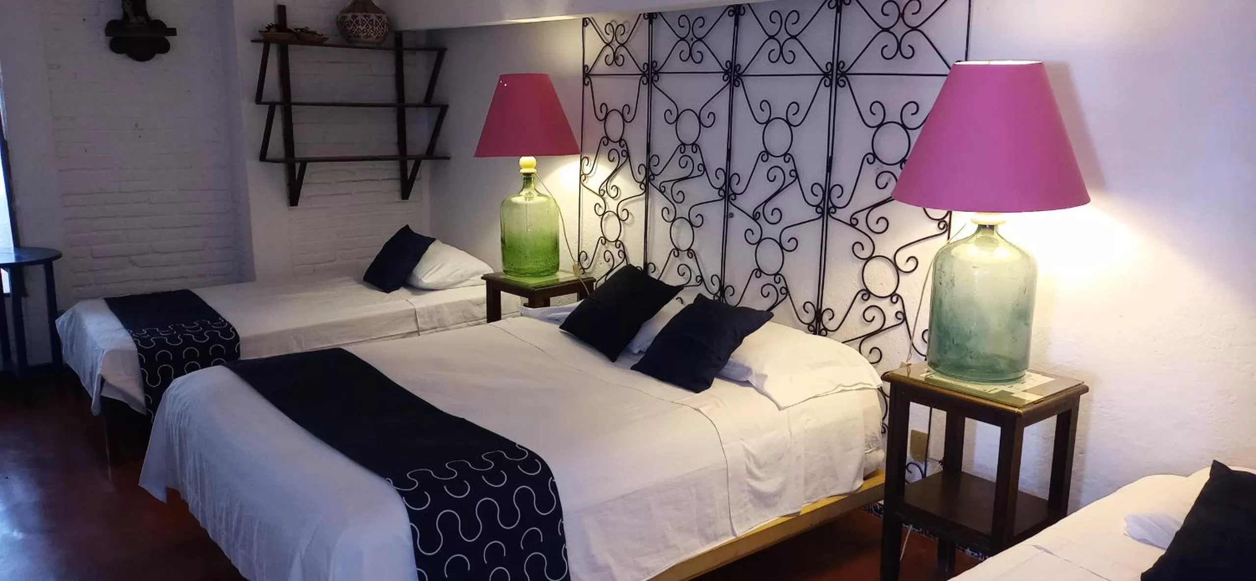 Bedroom, Bed in Hotel Mision, Acapulco centro