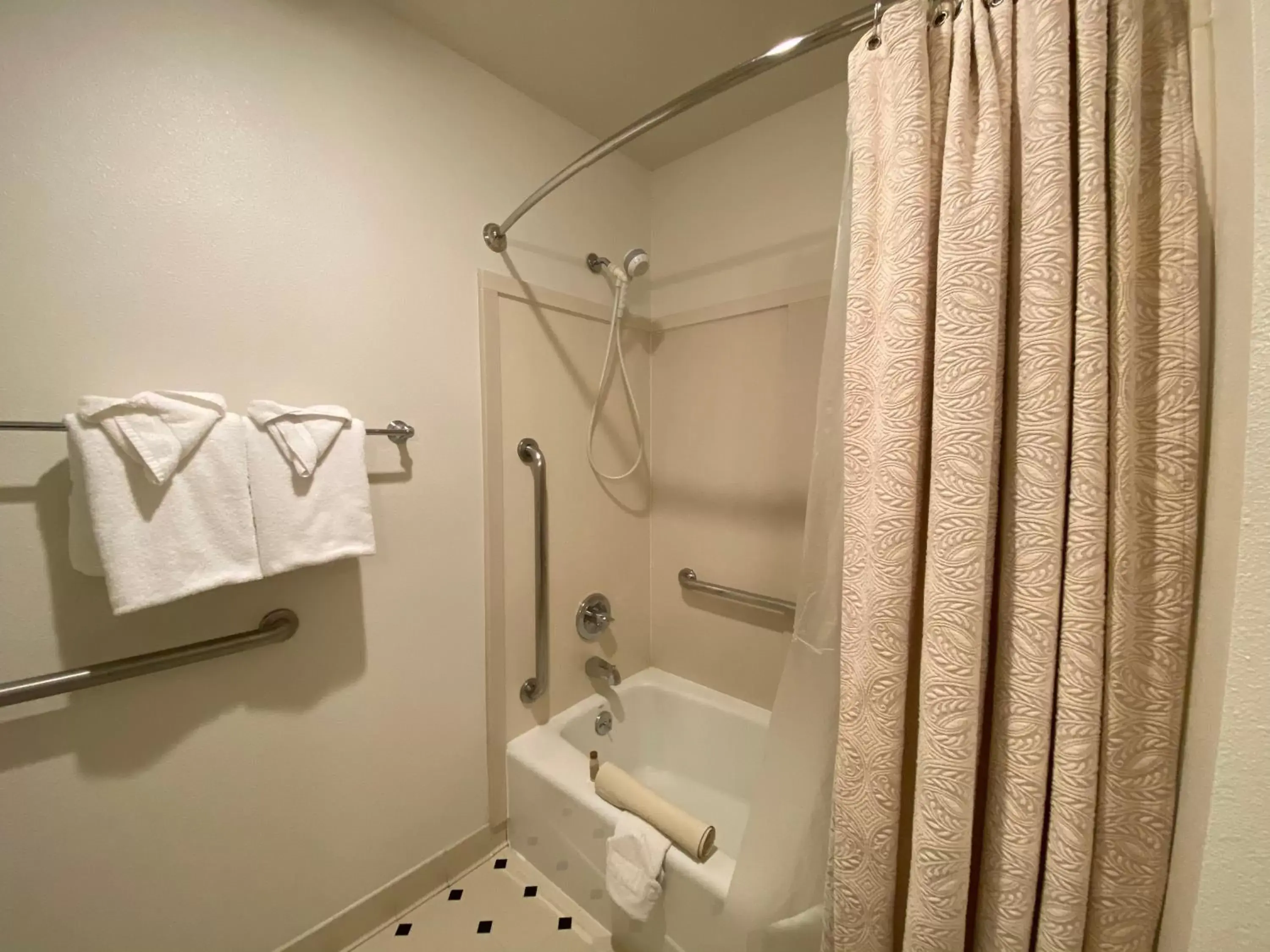 Queen Room - Disability Access in Hotel Boulderado Queen Room - Disability Access in Hotel Boulderado