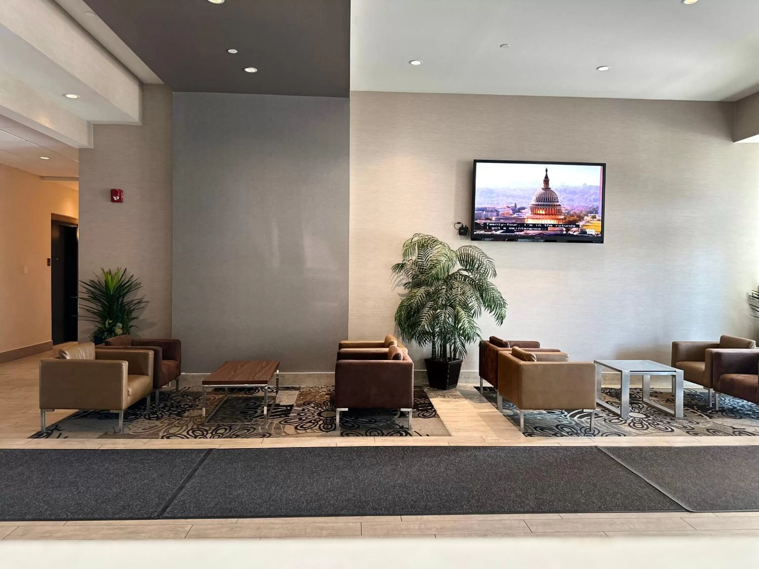 Lobby or reception in Southfort Inn