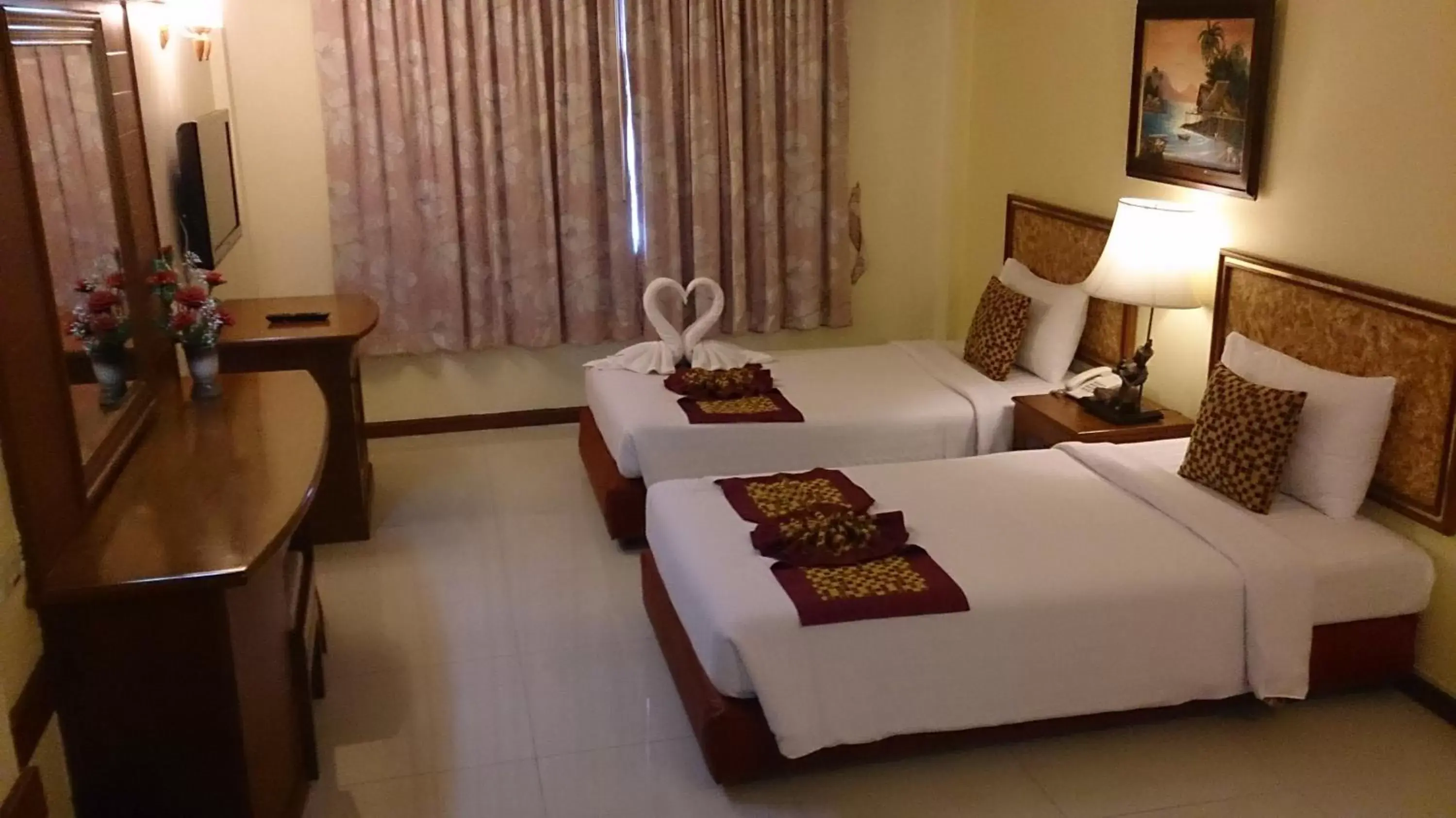 Superior Double or Twin Room in The Camelot Hotel Pattaya Superior Double or Twin Room in The Camelot Hotel Pattaya