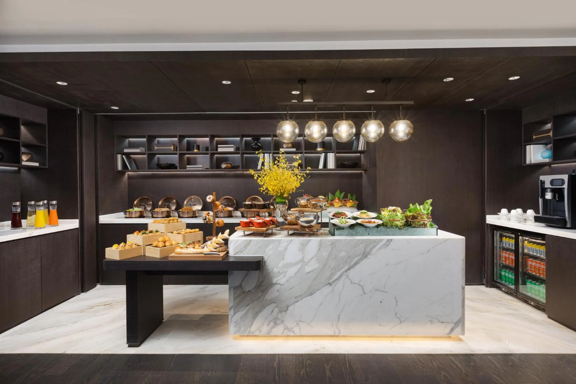 Restaurant/places to eat in HUALUXE Shanghai Changfeng Park - Park Lake View