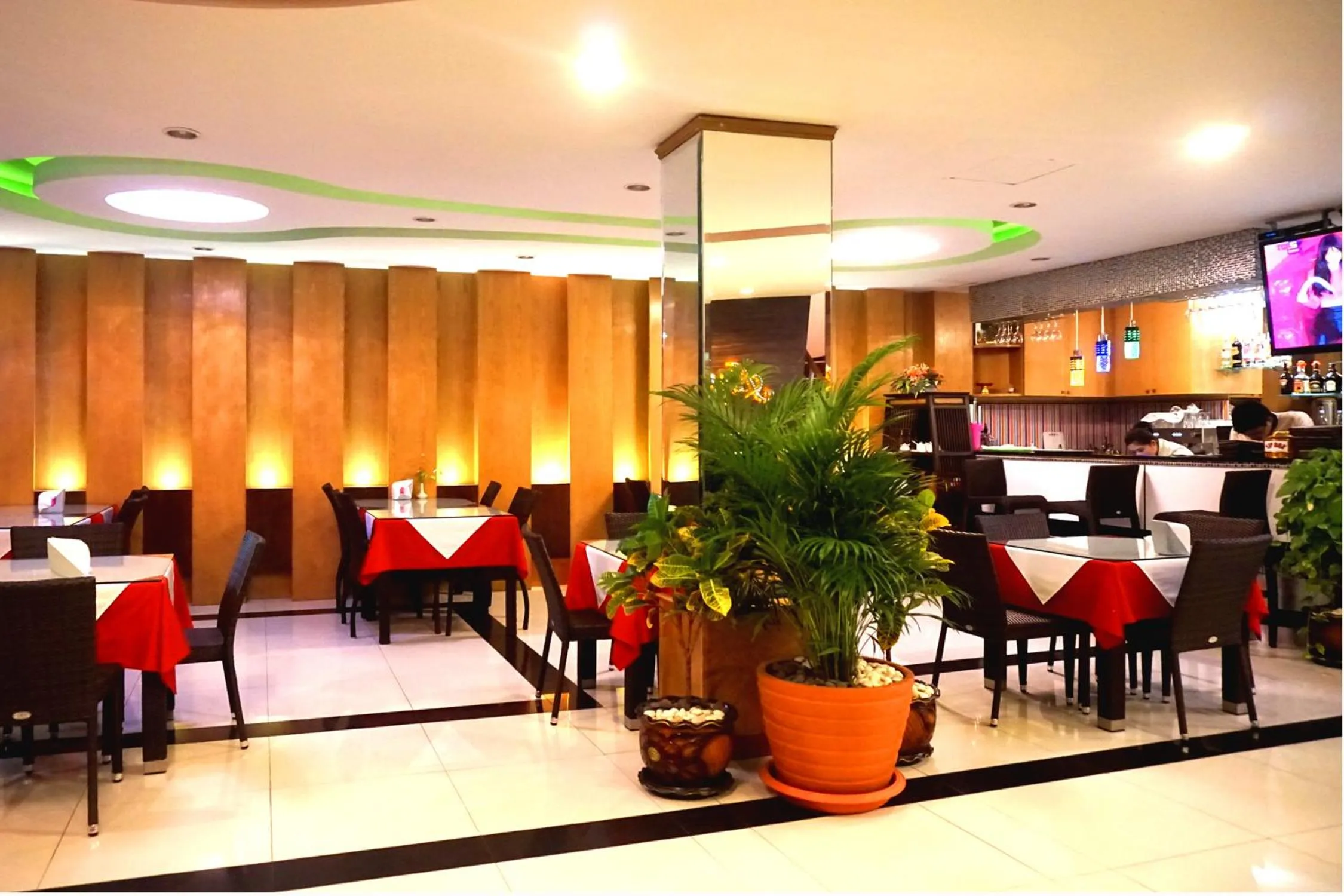 Restaurant/places to eat in Aya Place