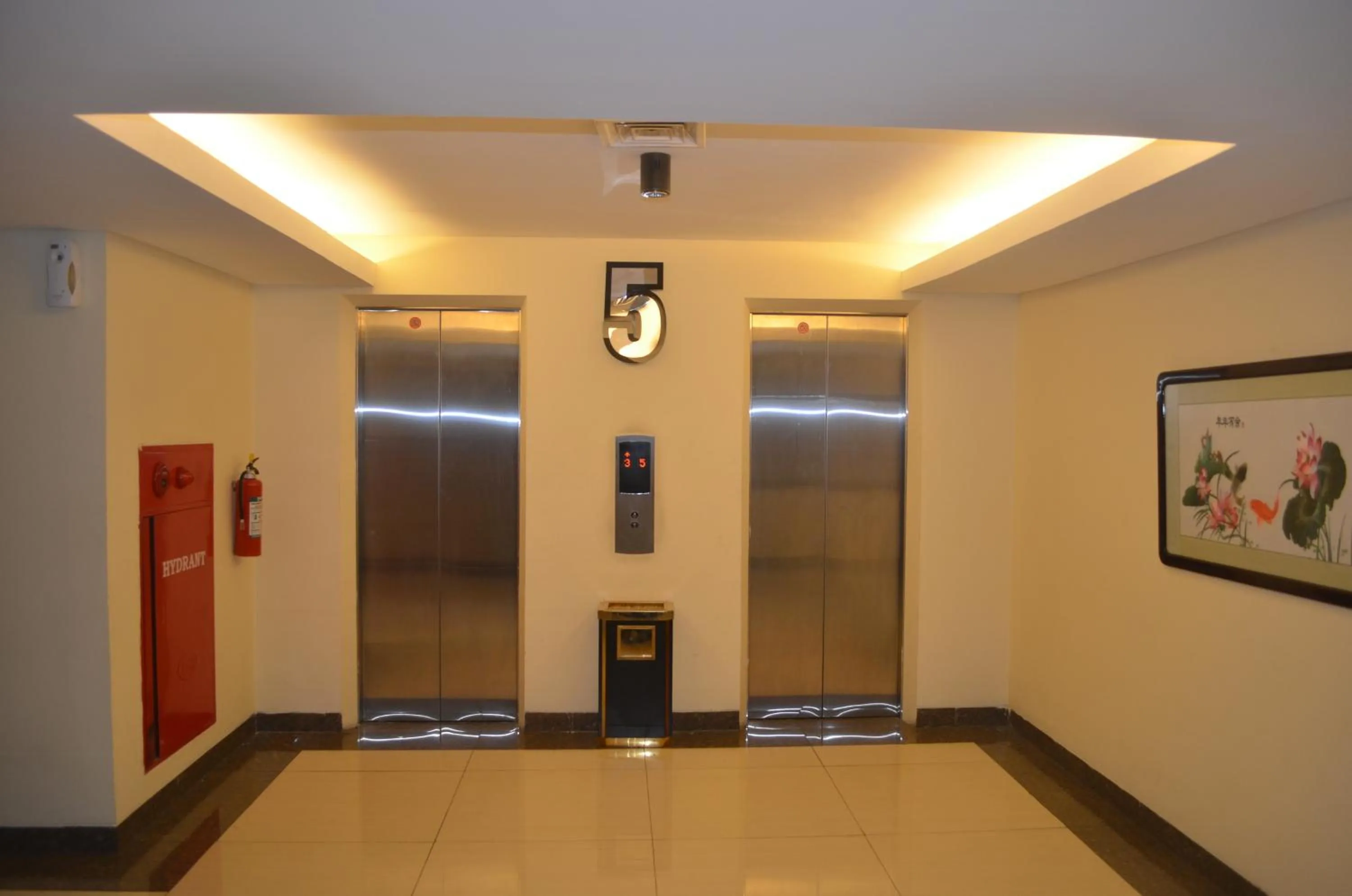 elevator in World Hotel Jakarta - Bandengan