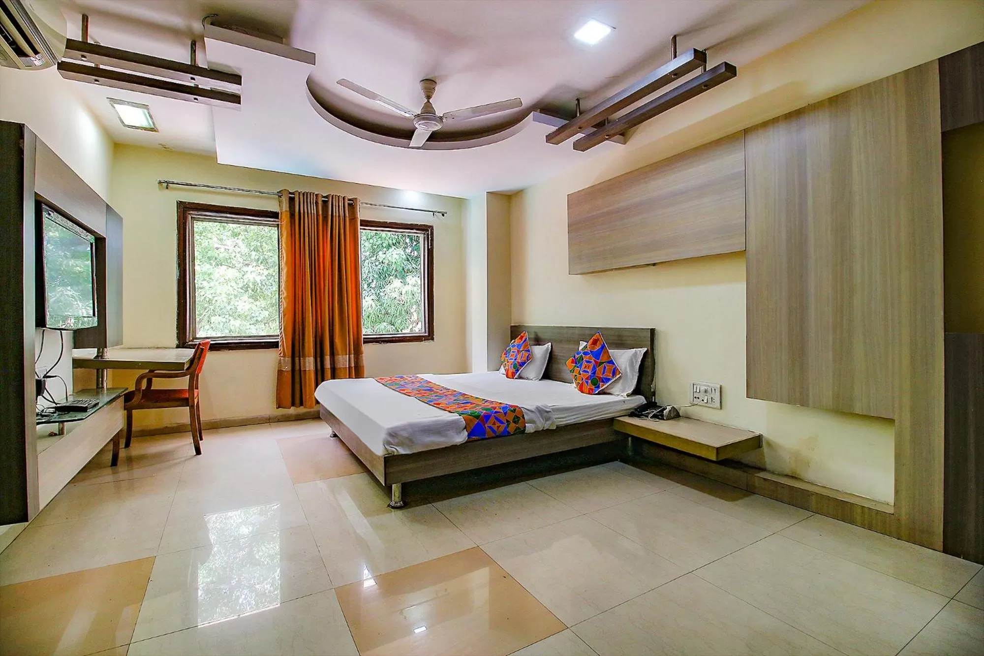 Bedroom, Seating Area in FabExpress Maanpreet