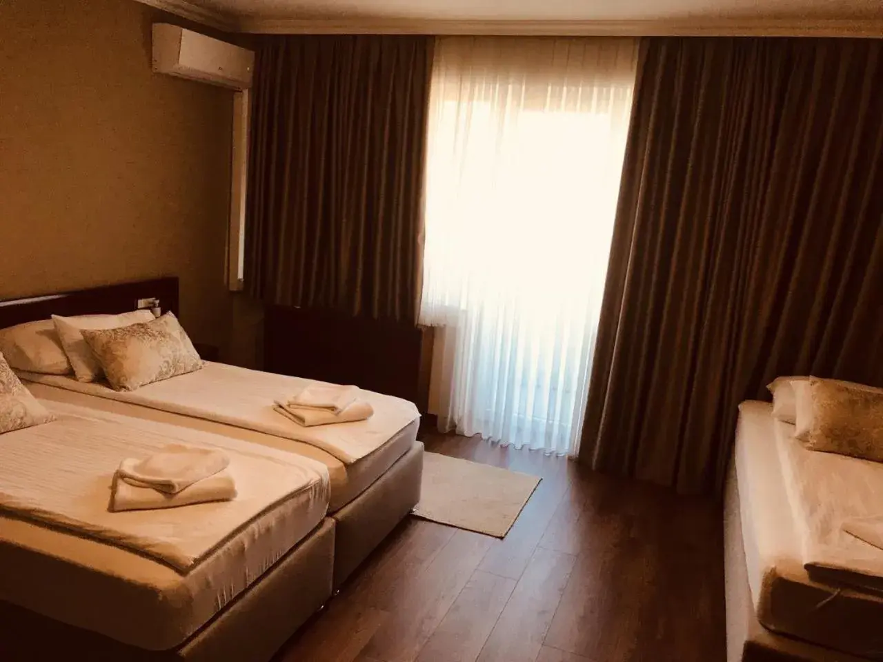 Triple Room in Hotel Bristol Triple Room in Hotel Bristol