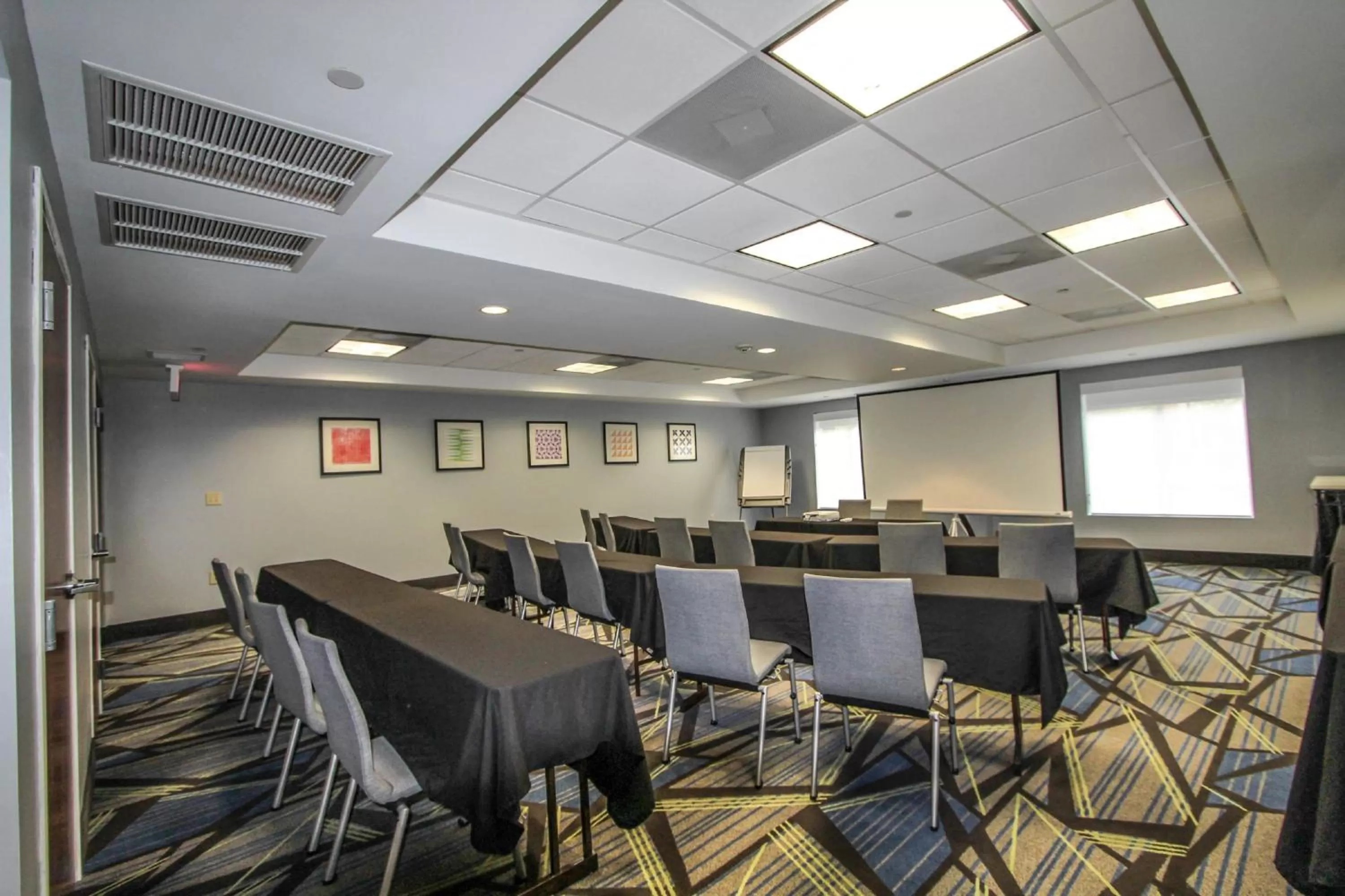 Meeting/conference room in Holiday Inn Express Hotel & Suites Charleston - North by IHG