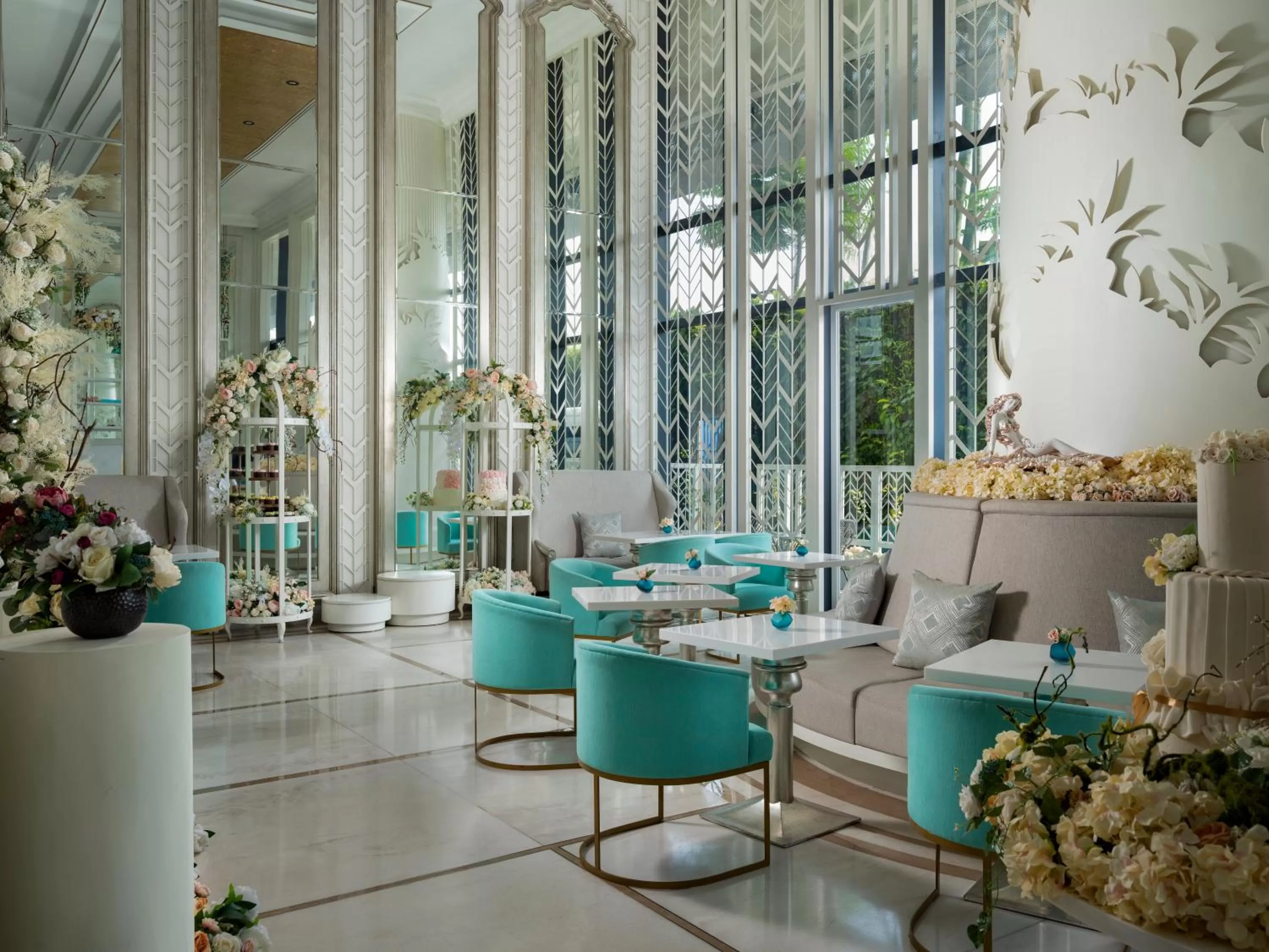 Restaurant/places to eat in JHL Solitaire Gading Serpong