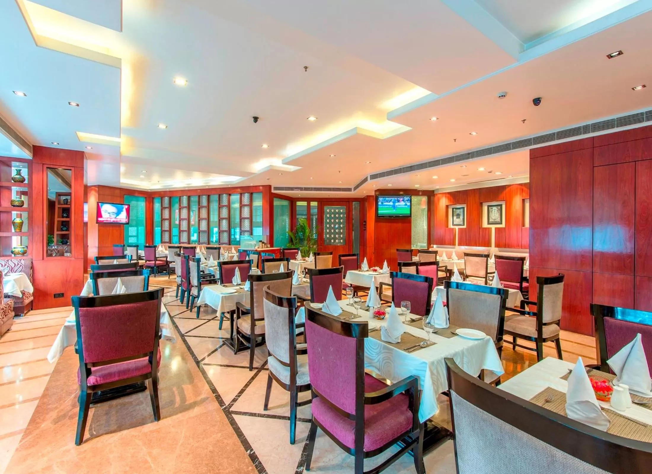 Restaurant/places to eat in Sarovar Portico Jaipur