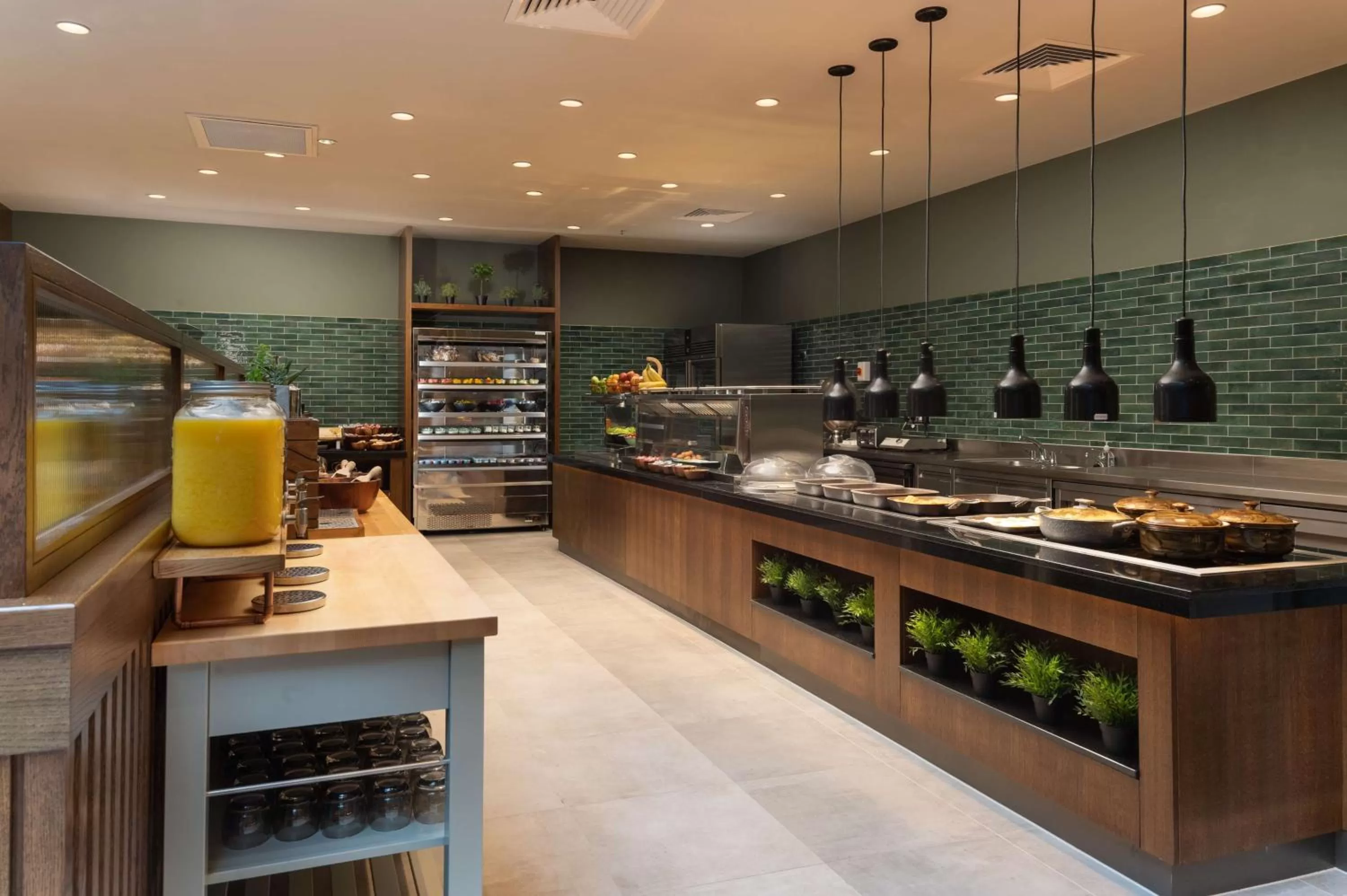 Restaurant/places to eat in Hilton Birmingham Metropole Hotel