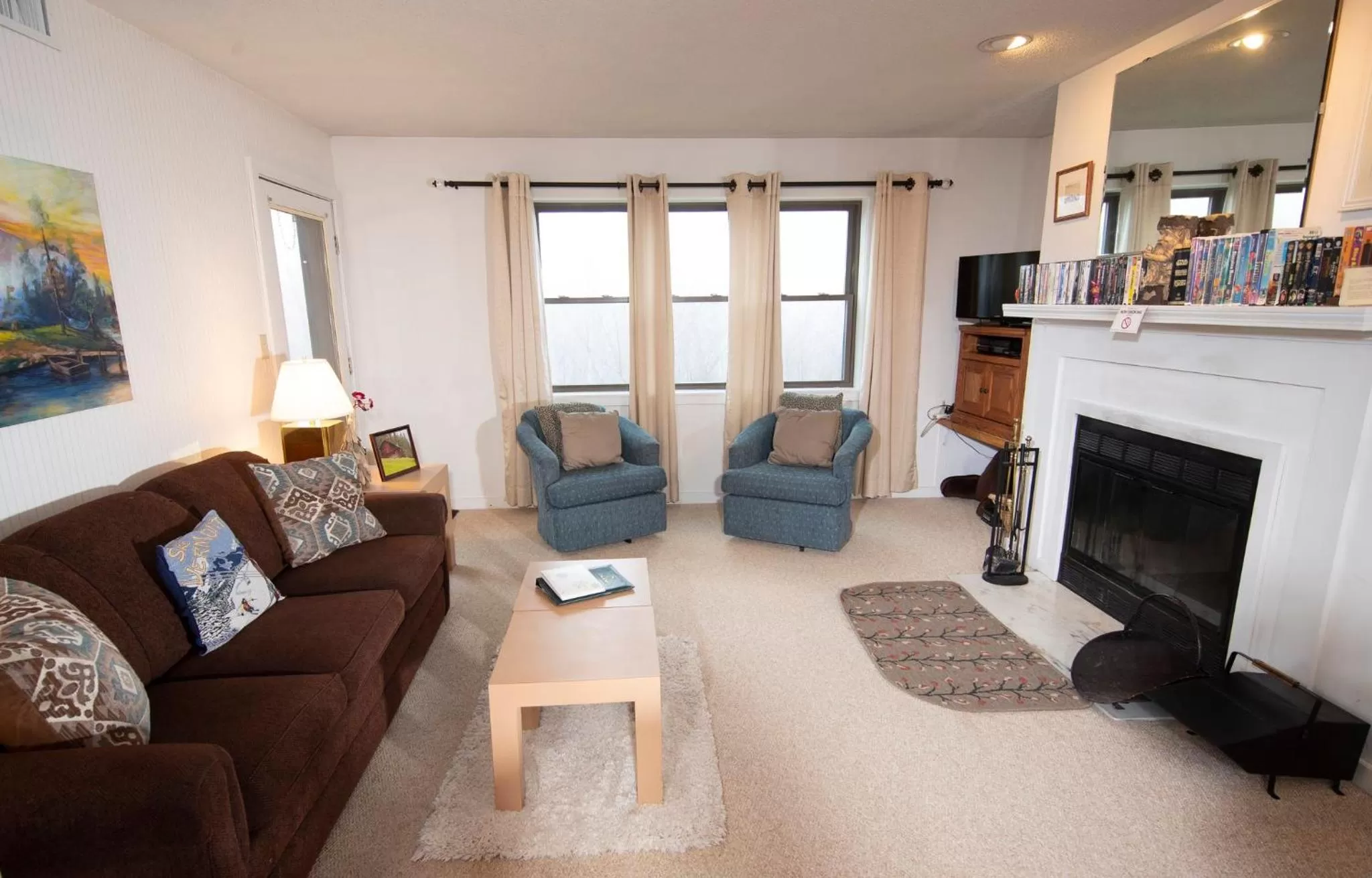 Living room in Winterplace at Okemo, A Vail Resorts Property