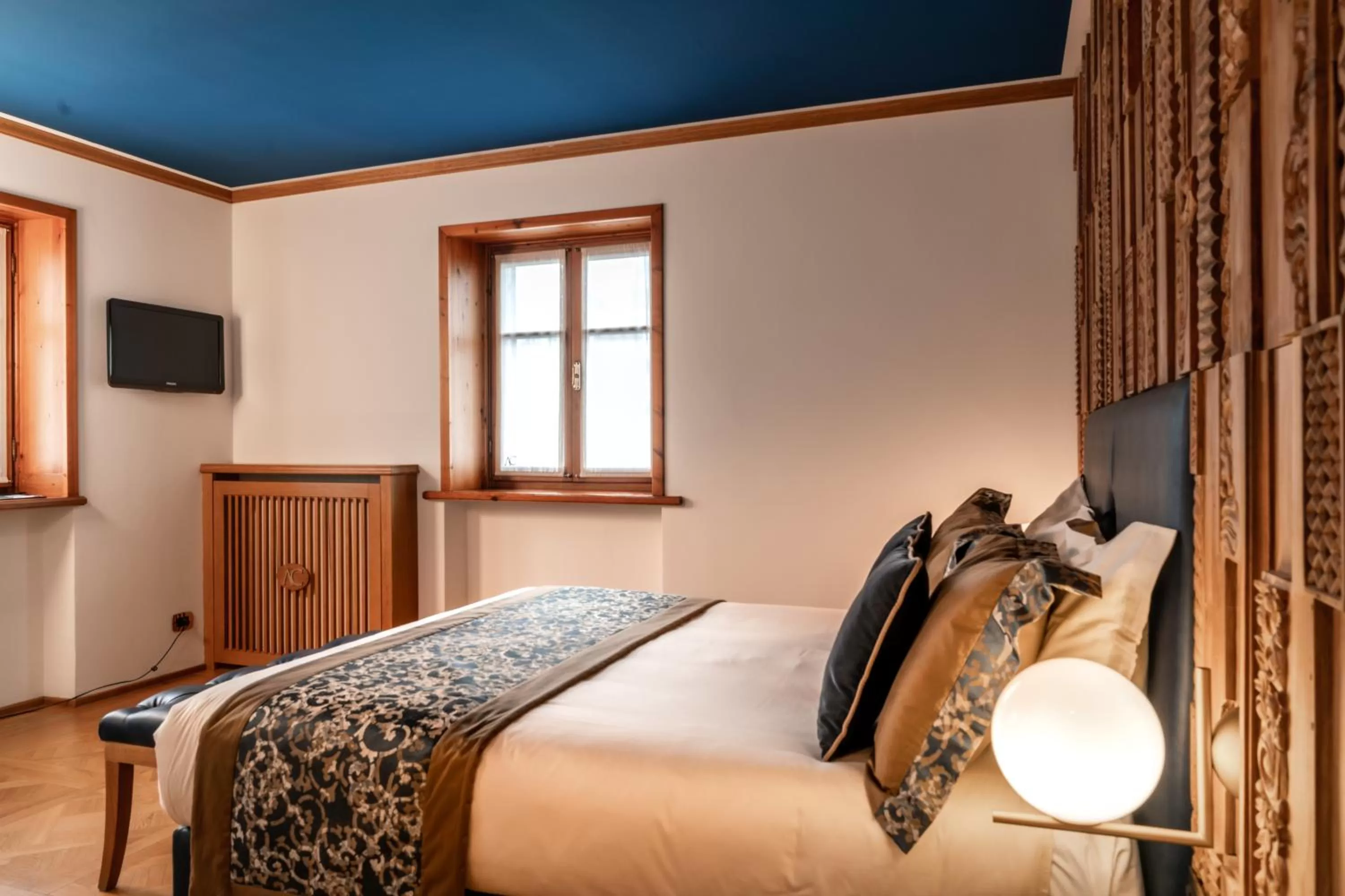 Bed in Ambra Cortina Luxury&Fashion Hotel