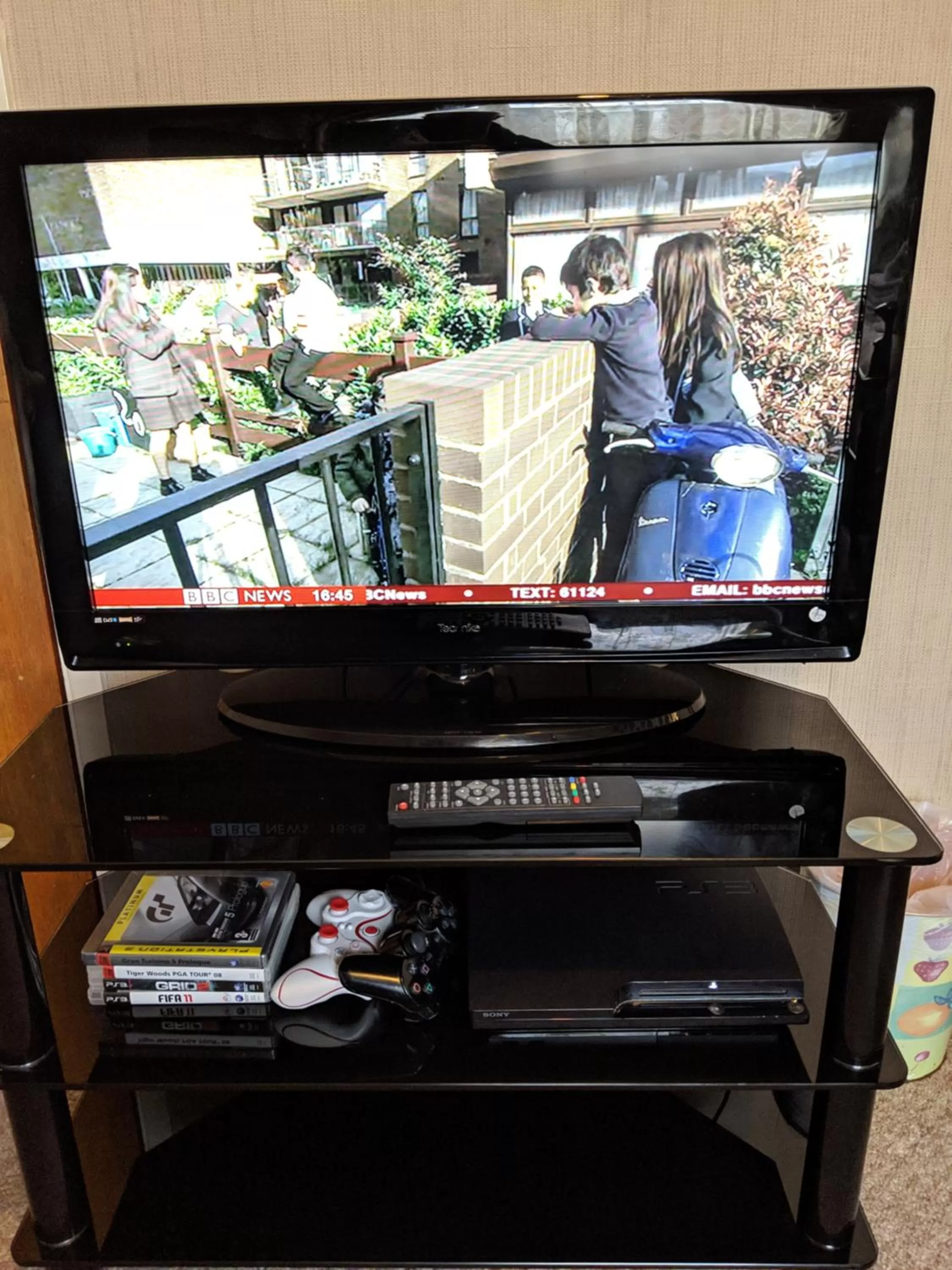 Bedroom in The New Guilderoy Hotel