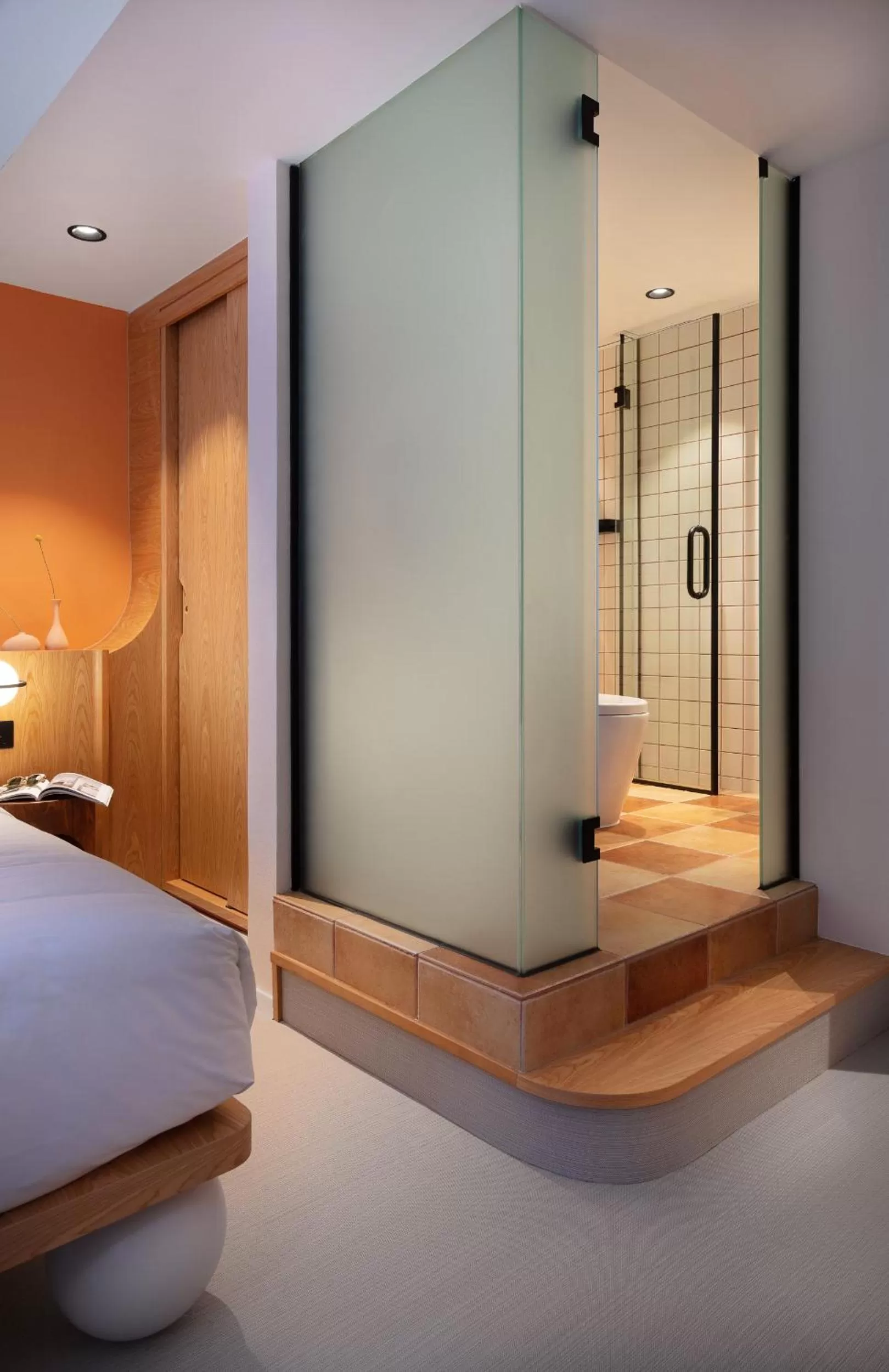 Shower, Bed in the Figo