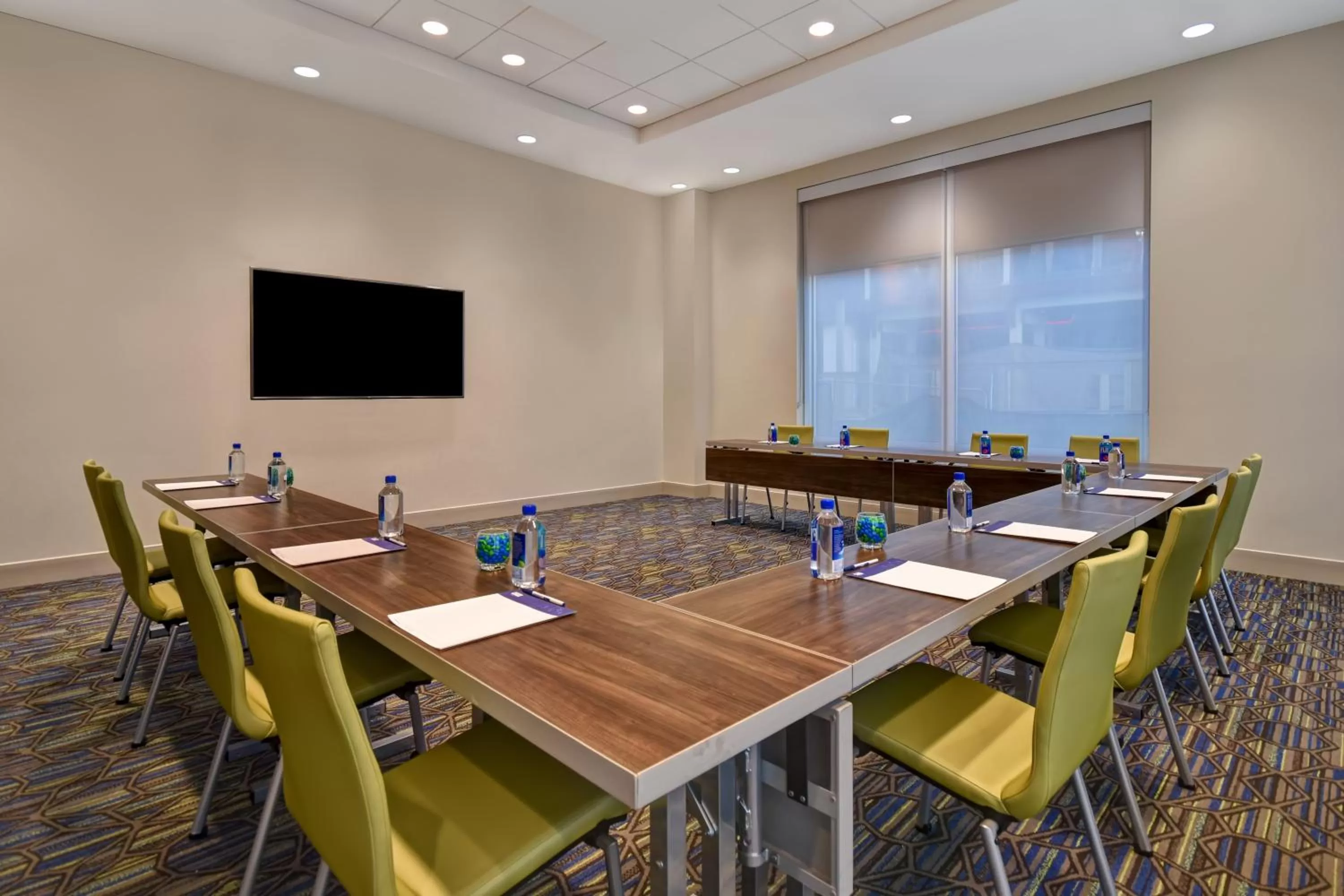 Meeting/conference room in Holiday Inn Express & Suites - Galveston Beach by IHG