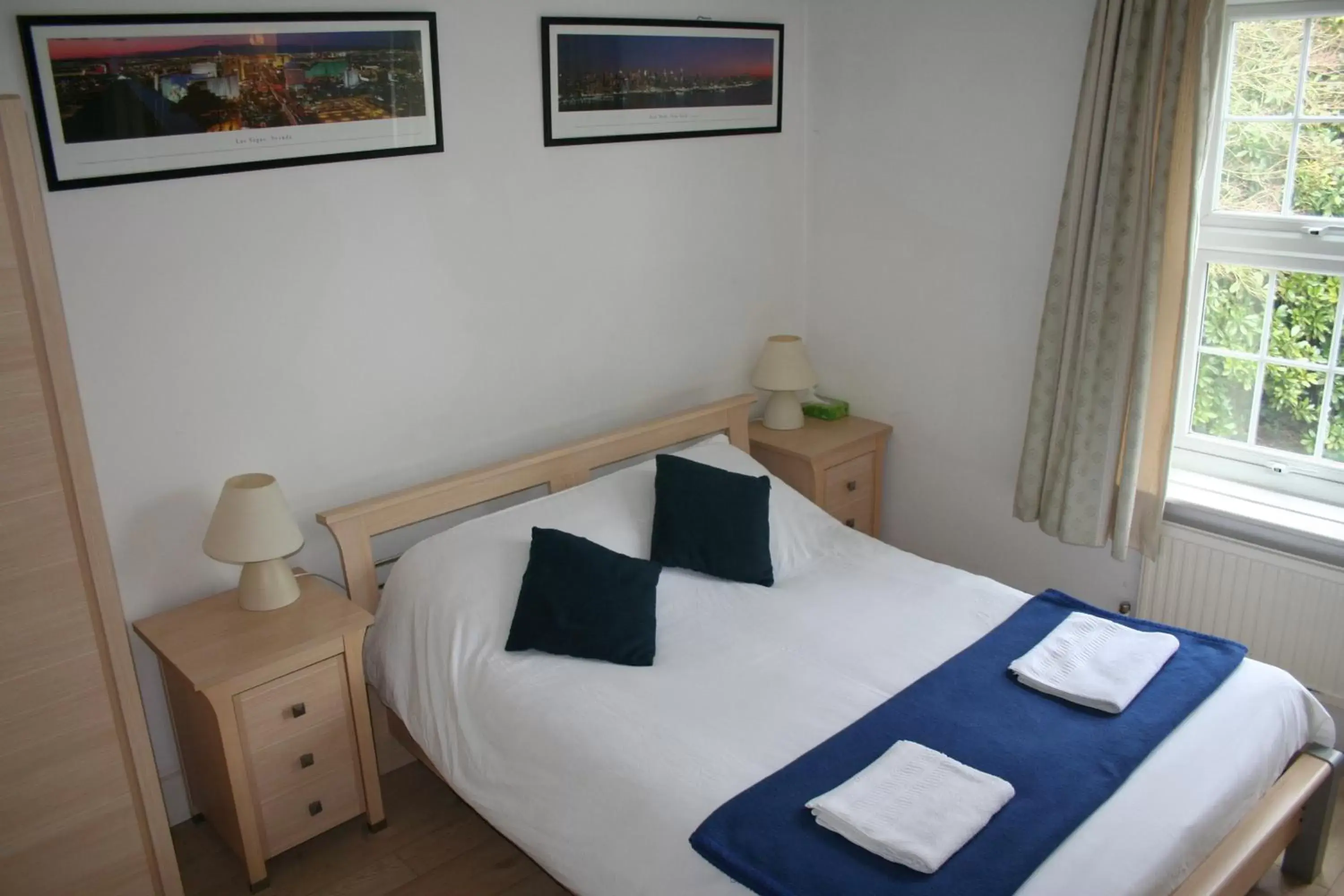 Double V in Oakhurst Gatwick B&B Double V in Oakhurst Gatwick B&B