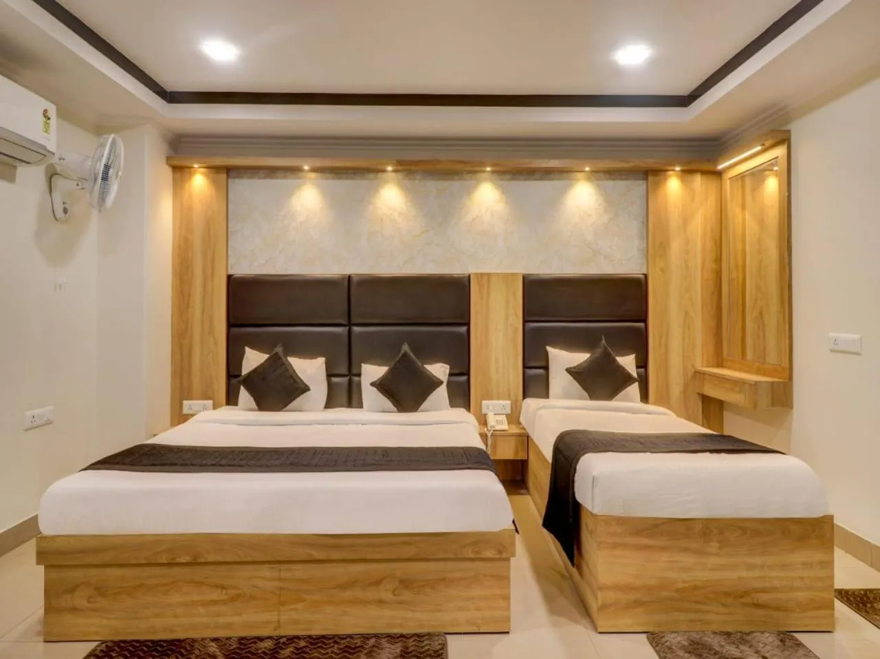 Photo of the whole room, Bed in HOTEL DAKHA INTERNATIONAL - Karol Bagh, New Delhi