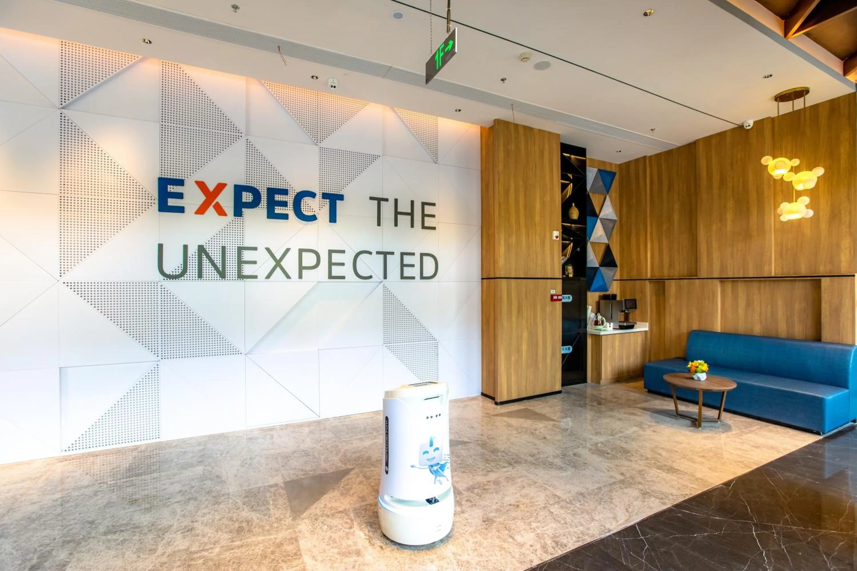 Lobby or reception in Holiday Inn Express Shantou City Center by IHG