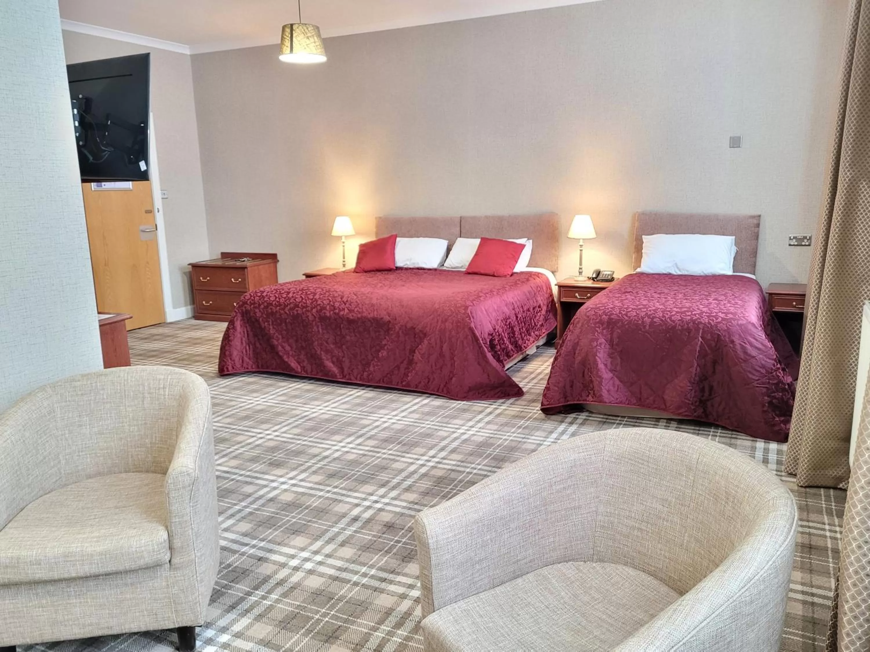 Coffee/tea facilities, Bed in Cross Keys Hotel, Kelso