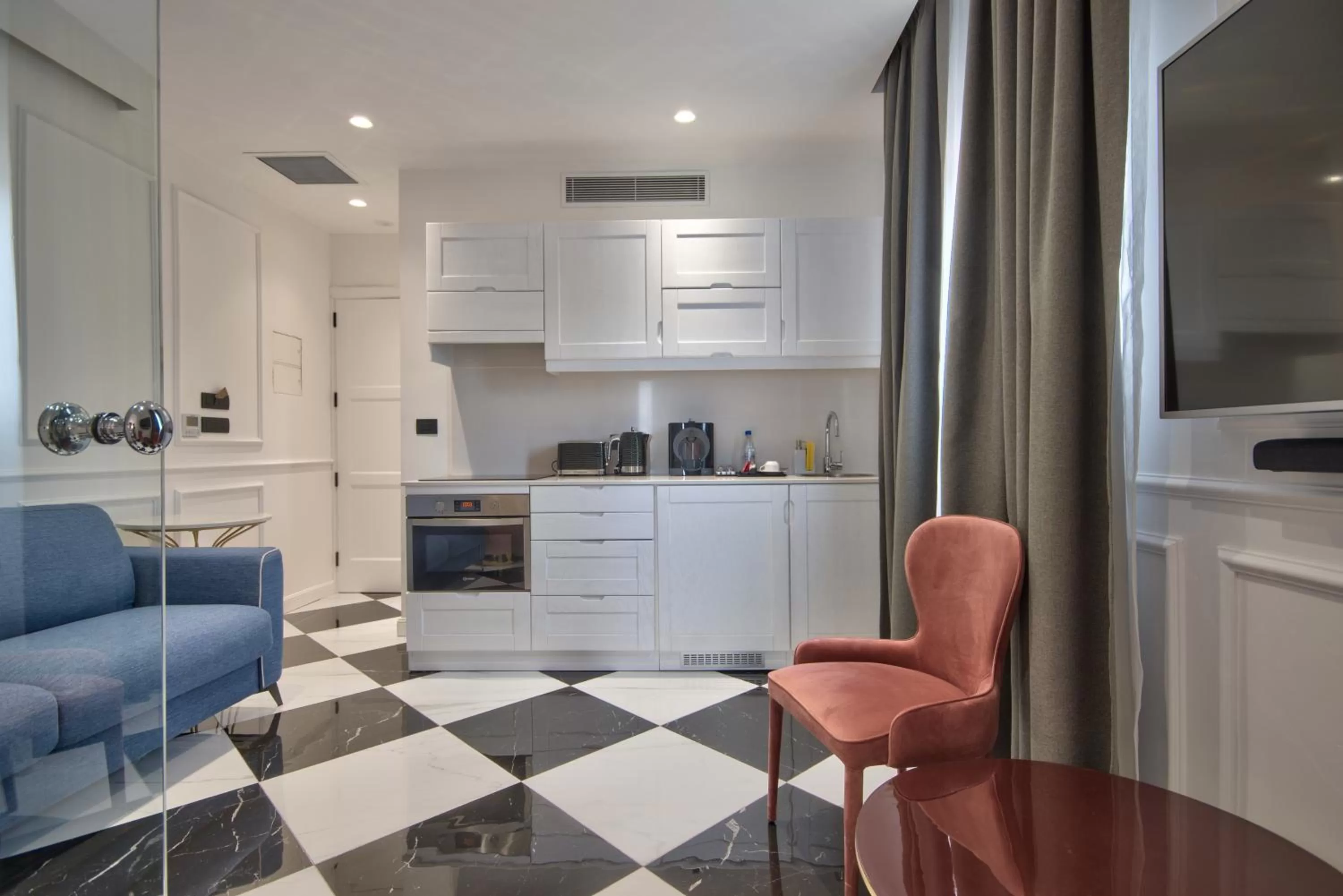 HOLM Boutique & SPA - IK Collection