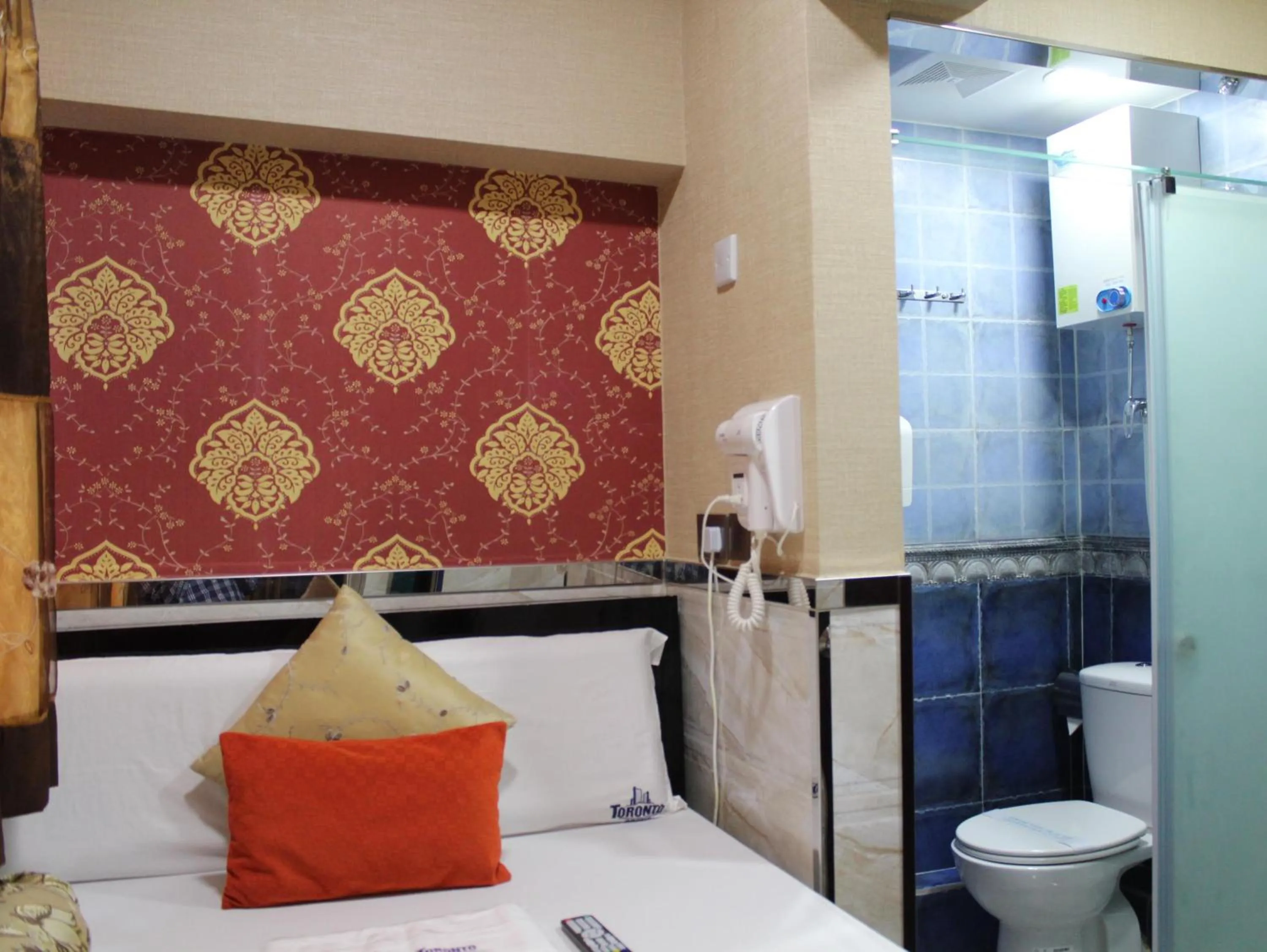 Bed in Toronto Holidays