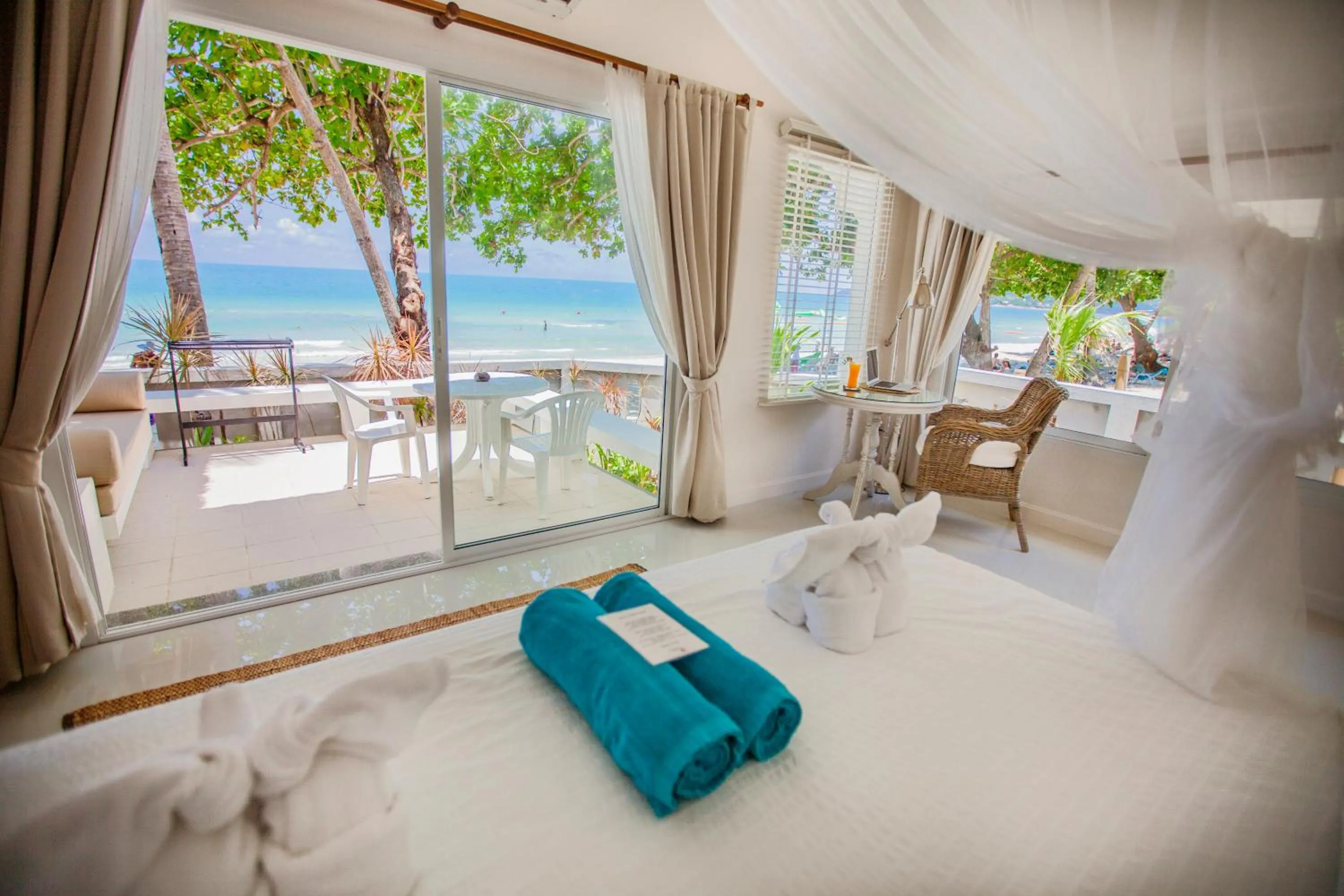 Bed in King's Garden Resort - SHA Plus