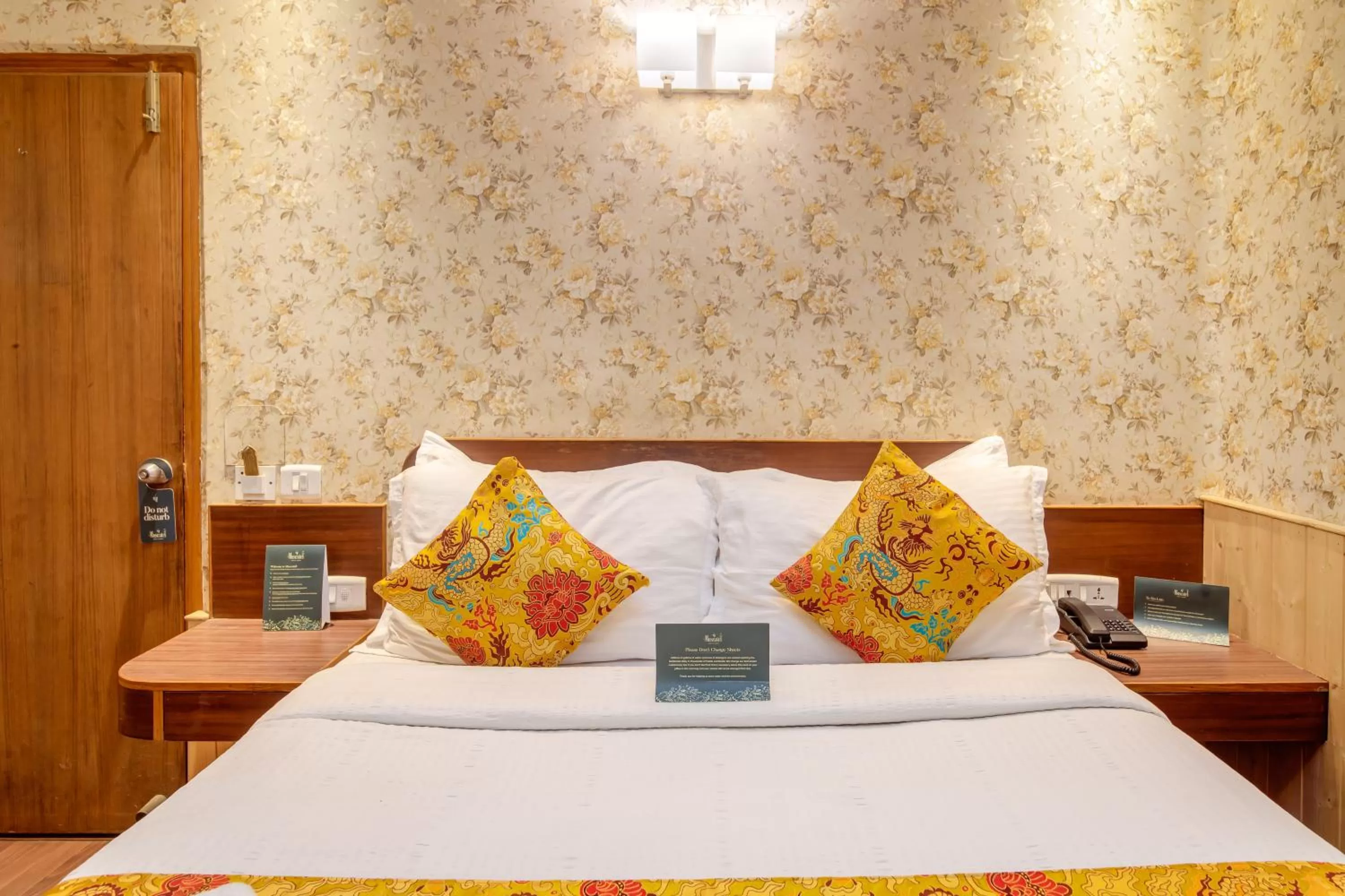 Bed in Muscatel Spring Burn - 100 Mts from Mall Road