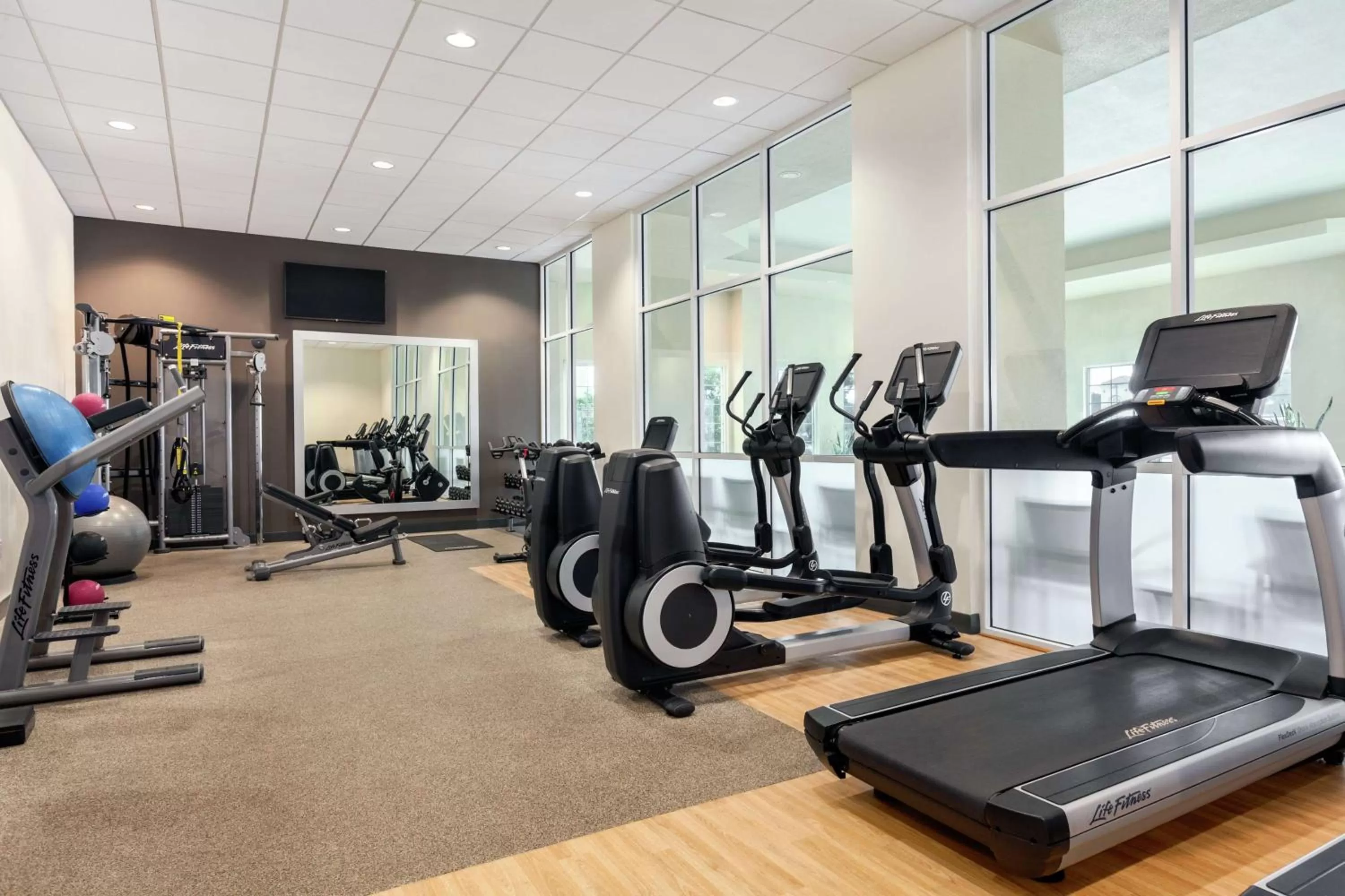 Fitness centre/facilities in Embassy Suites by Hilton Monterey Bay Seaside