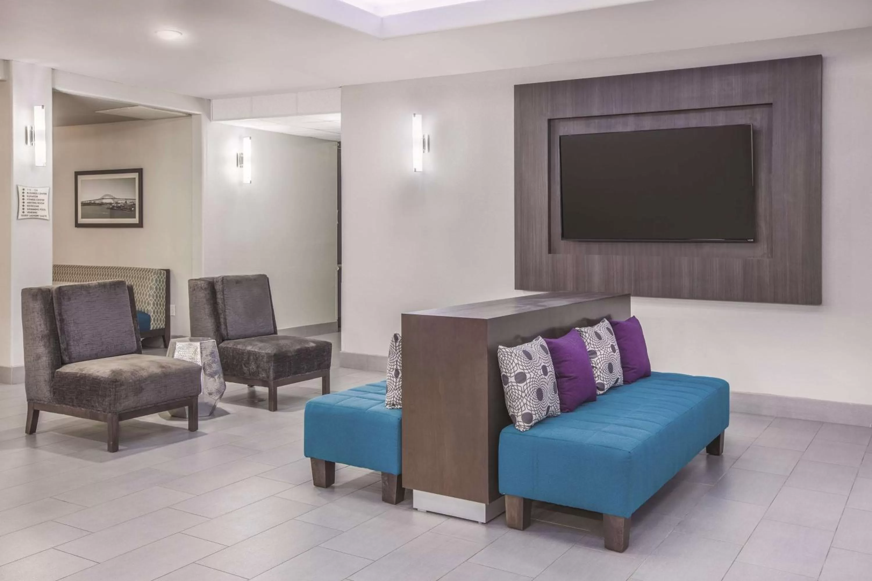 Lobby or reception in La Quinta by Wyndham Bay City