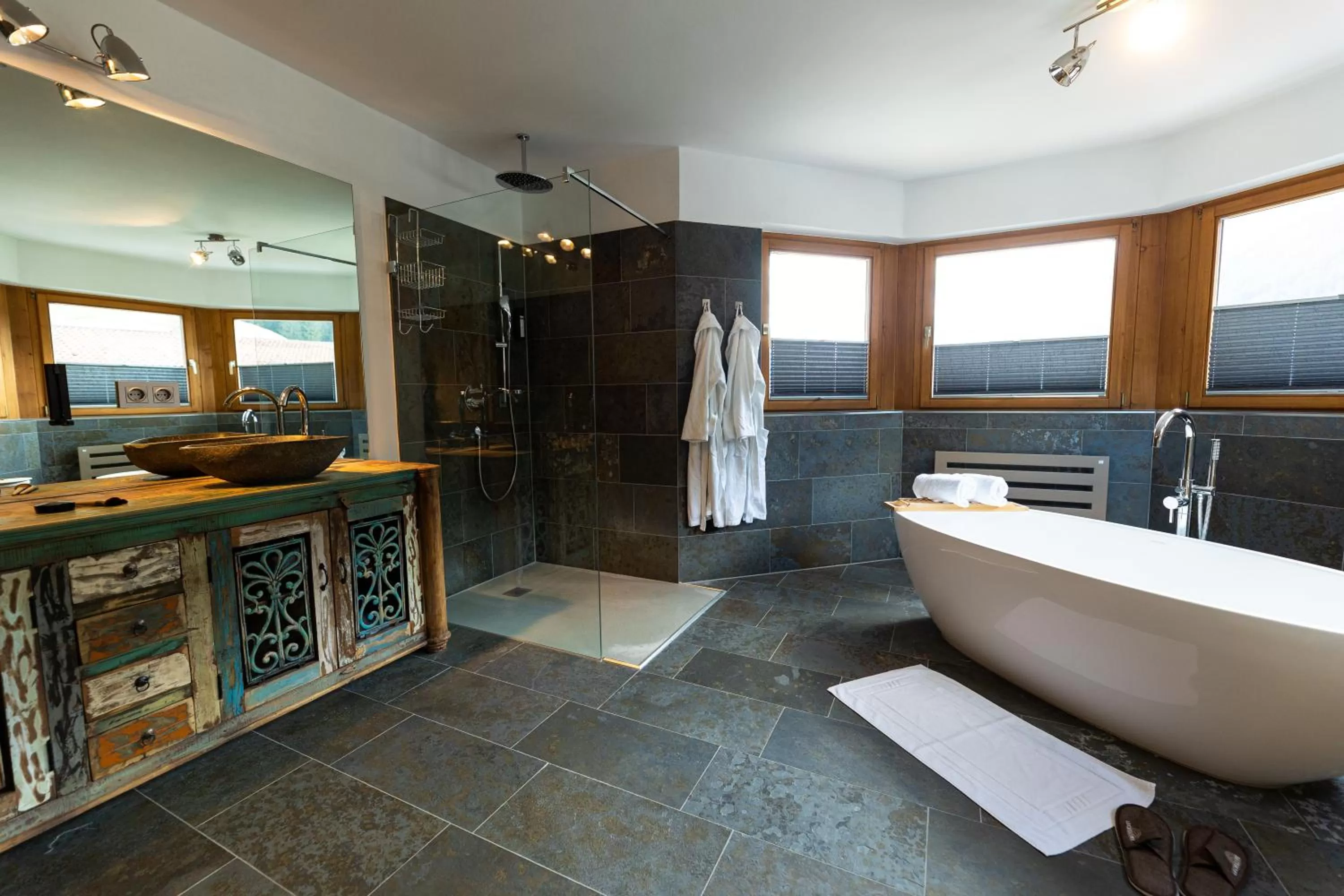 Bathroom in Wellness Aparthotel "Lechlife" incl Pool - 400m zum SKILIFT