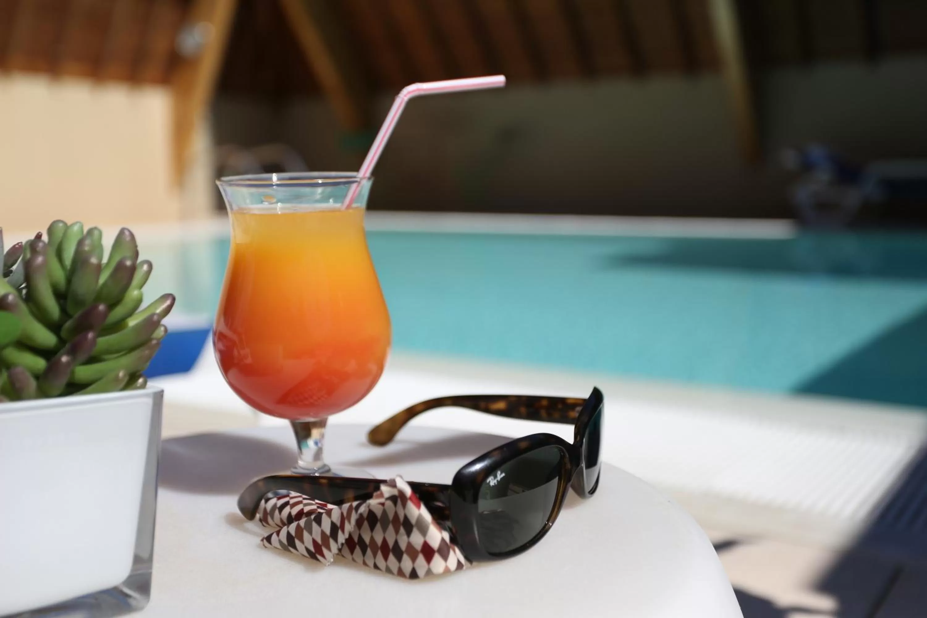 Swimming pool in Best Western Le Pont d'Or