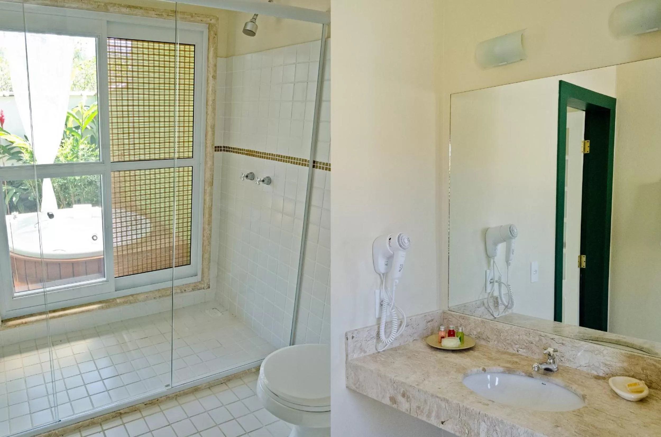 Patio, Bathroom in Pousada Pomar Paraty