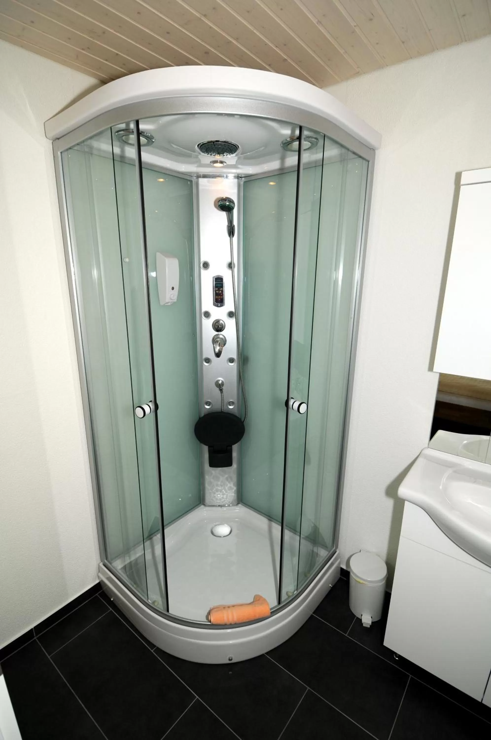 Shower in Towerhotel