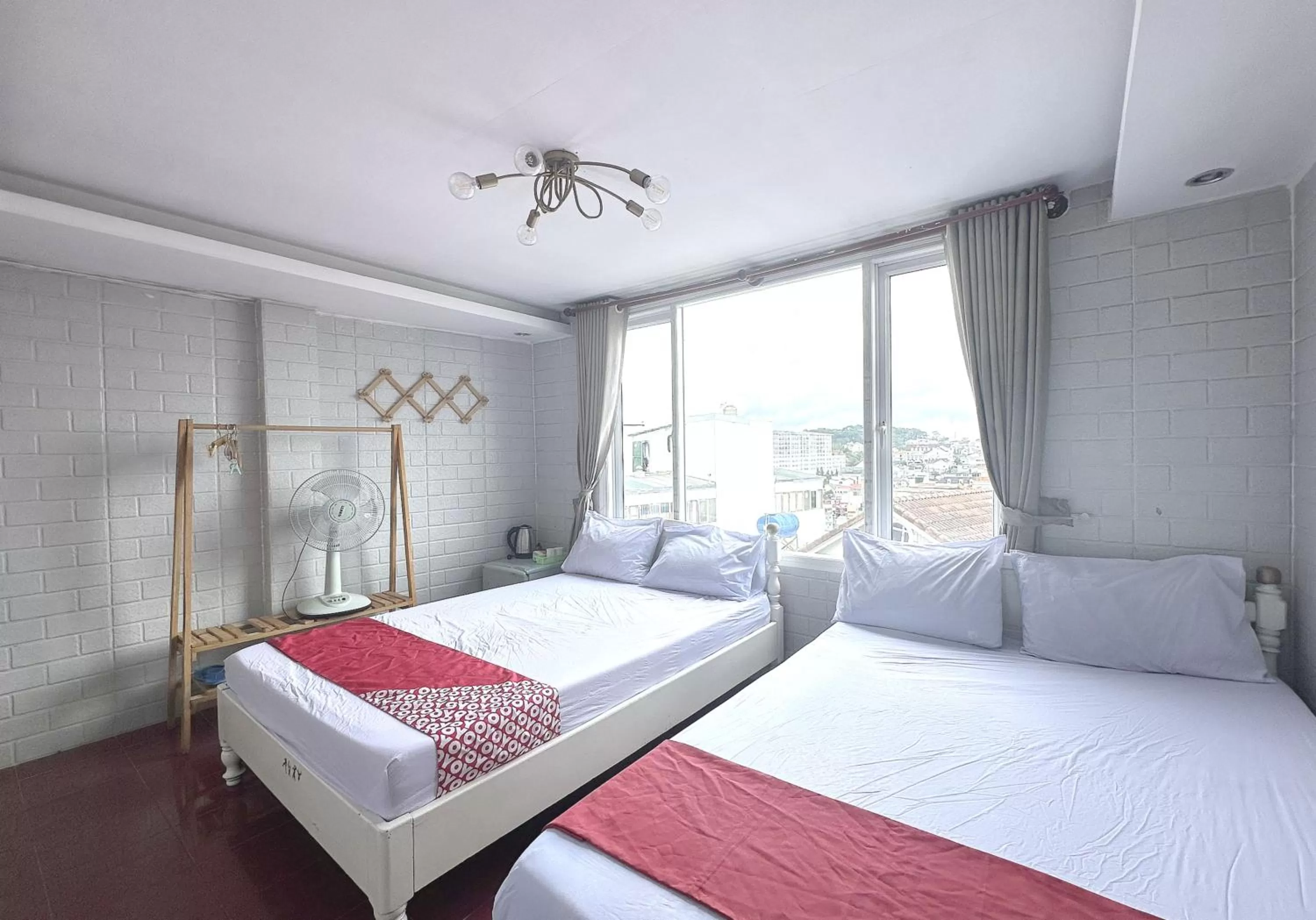 Photo of the whole room, Bed in OYO 1196 Le Vu Hotel