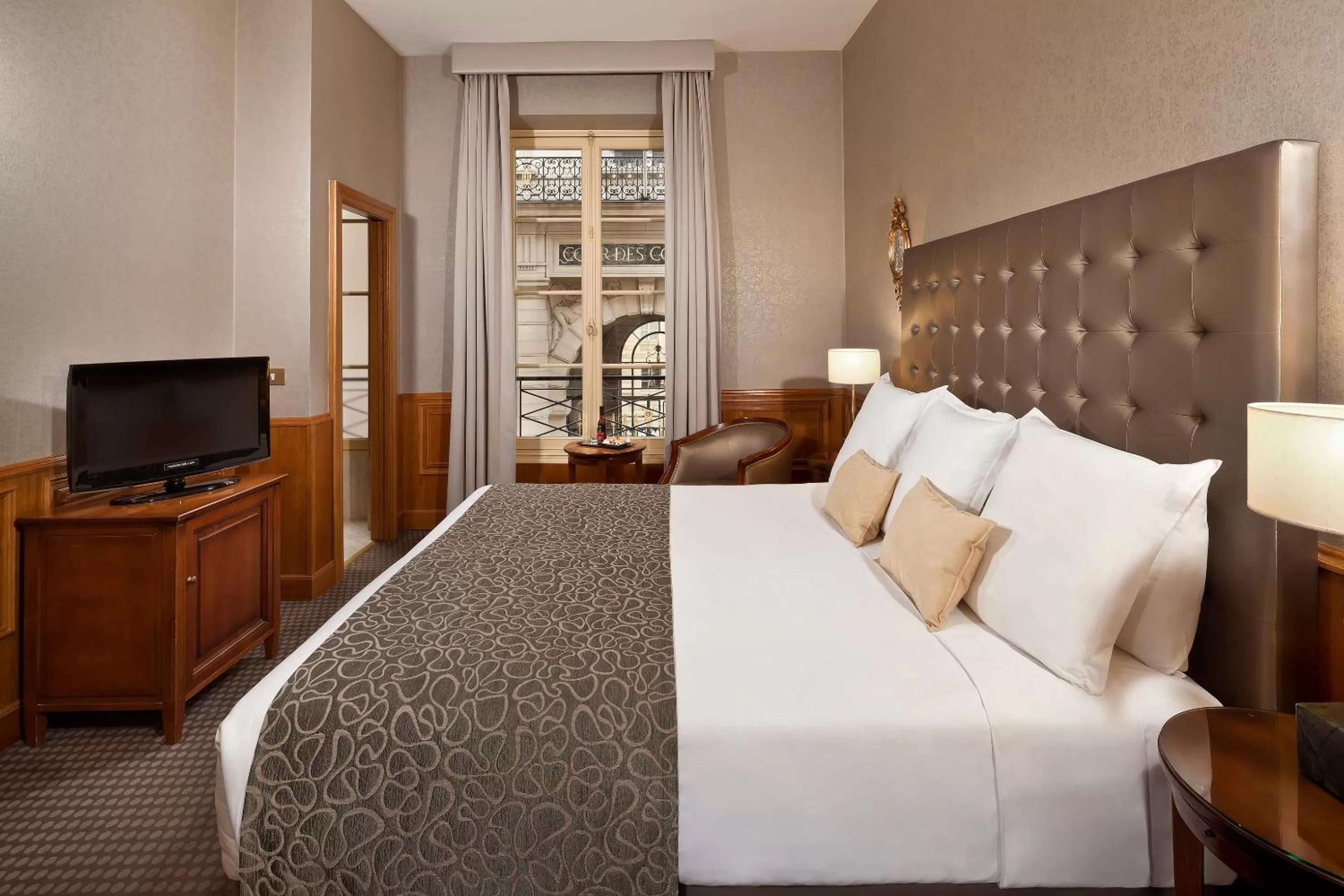 Bedroom, Bed in Meliá Paris Vendôme