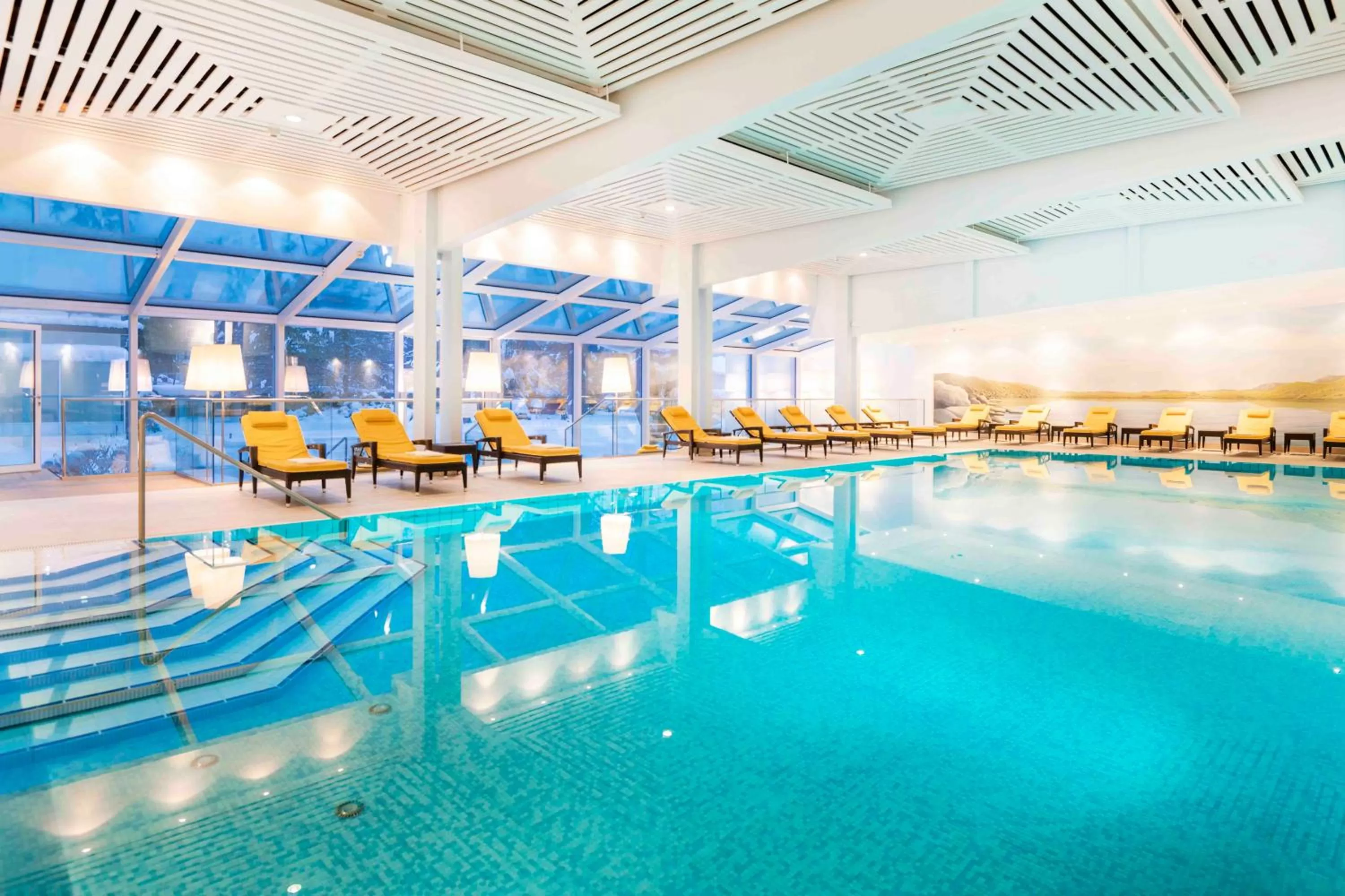 Swimming pool in EUROPÄISCHER HOF Bad Gastein