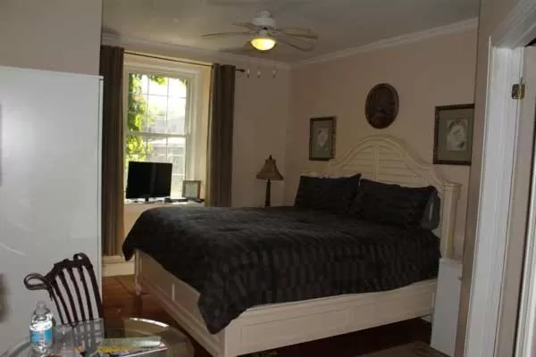 Bed in Baldachin Inn