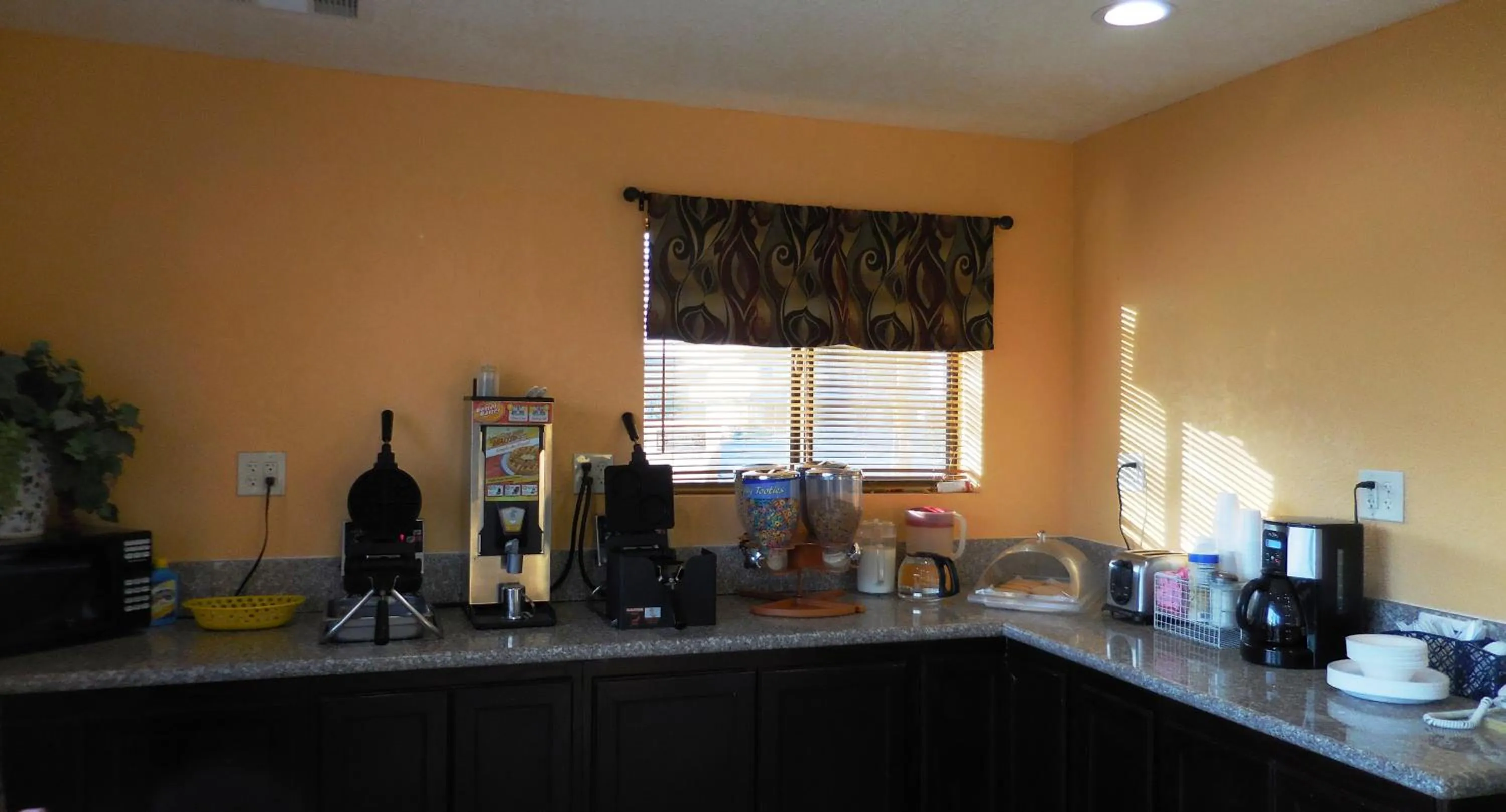 Area and facilities in Best Economy Inn & Suites