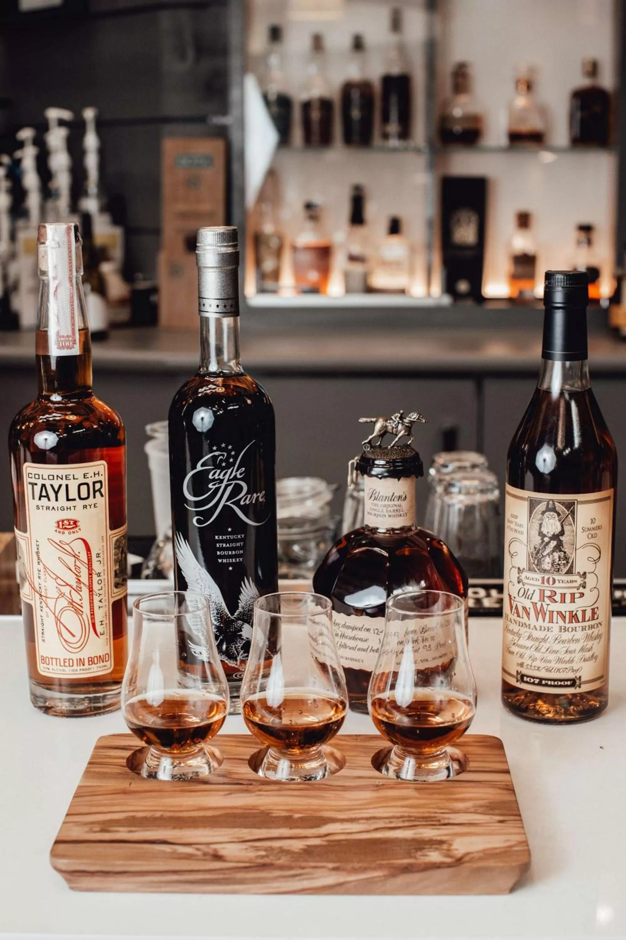 Restaurant/places to eat in Hilton Suites Brentwood