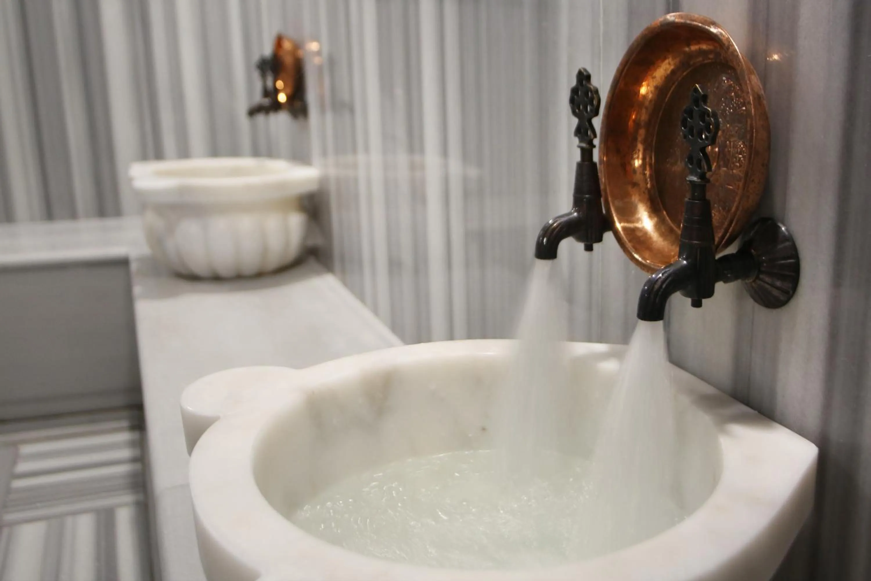 Steam room in Mard-inn Hotel