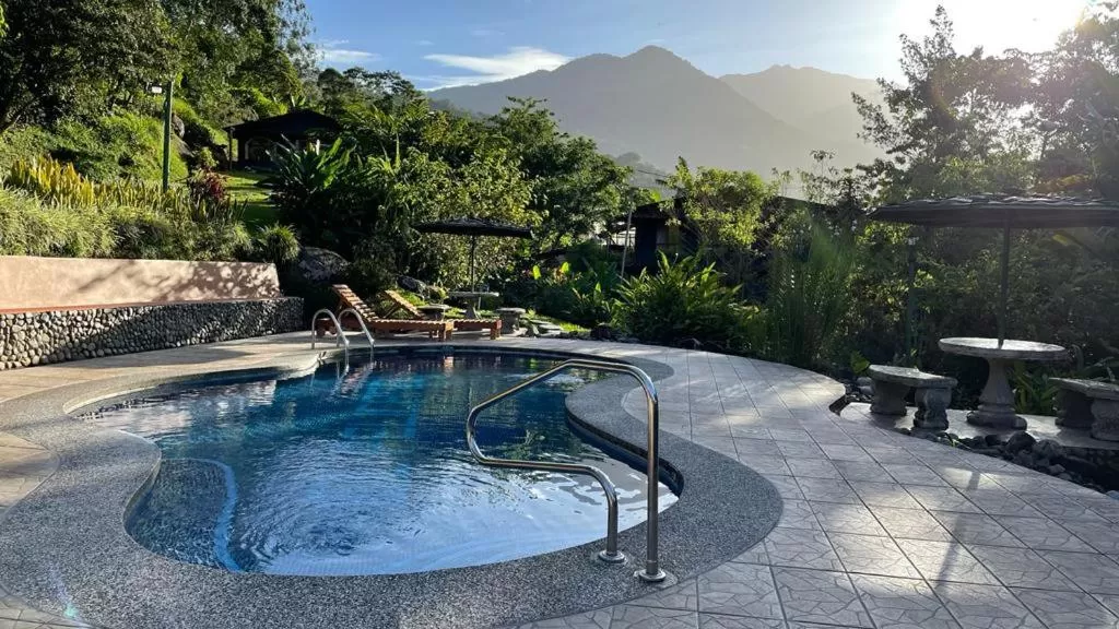 Hotel de Montaña El Pelicano