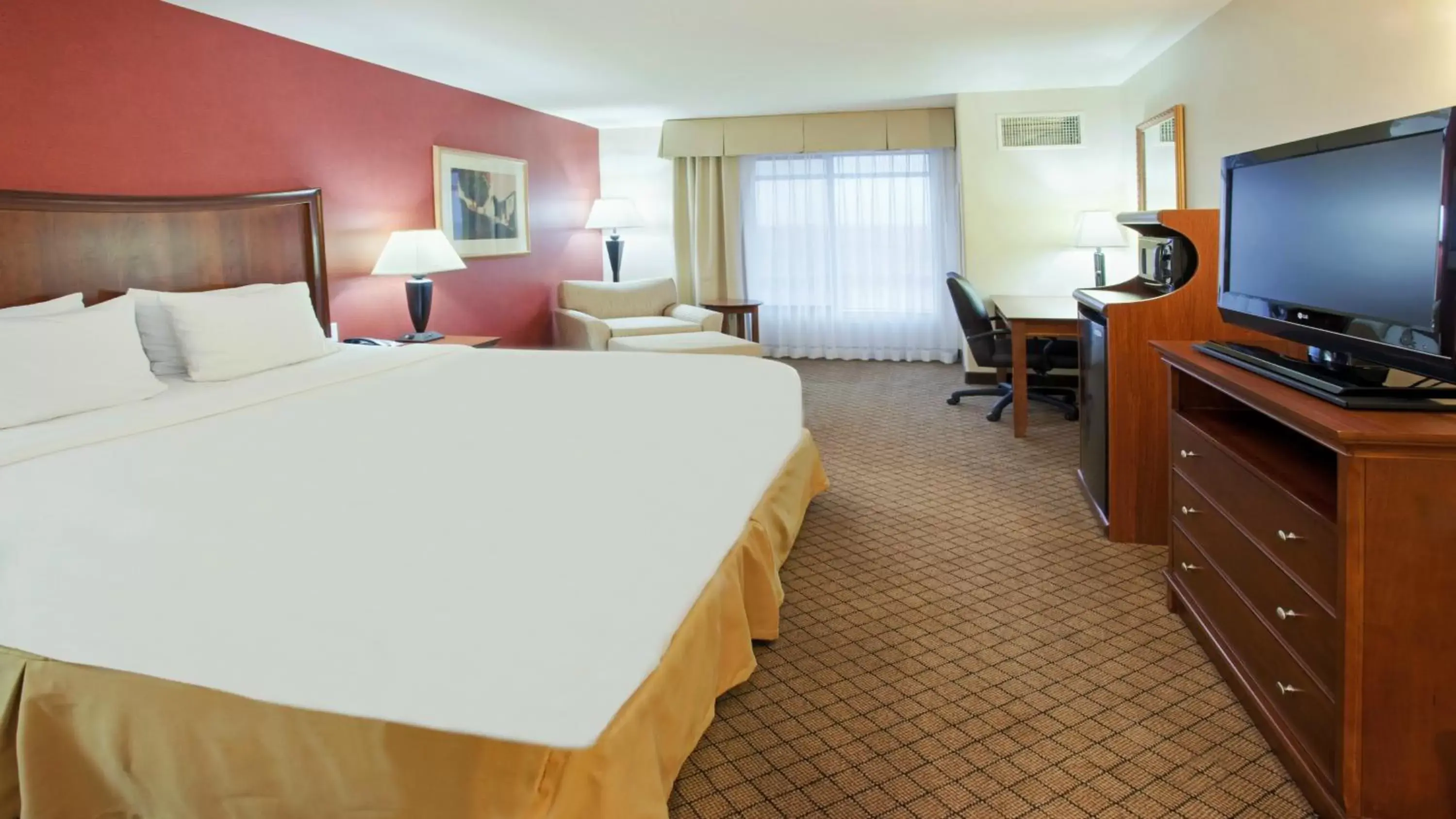 King Room - Disability Access in Holiday Inn Express Hotel & Suites Lincoln-Roseville Area, an IHG Hotel King Room - Disability Access in Holiday Inn Express Hotel & Suites Lincoln-Roseville Area, an IHG Hotel