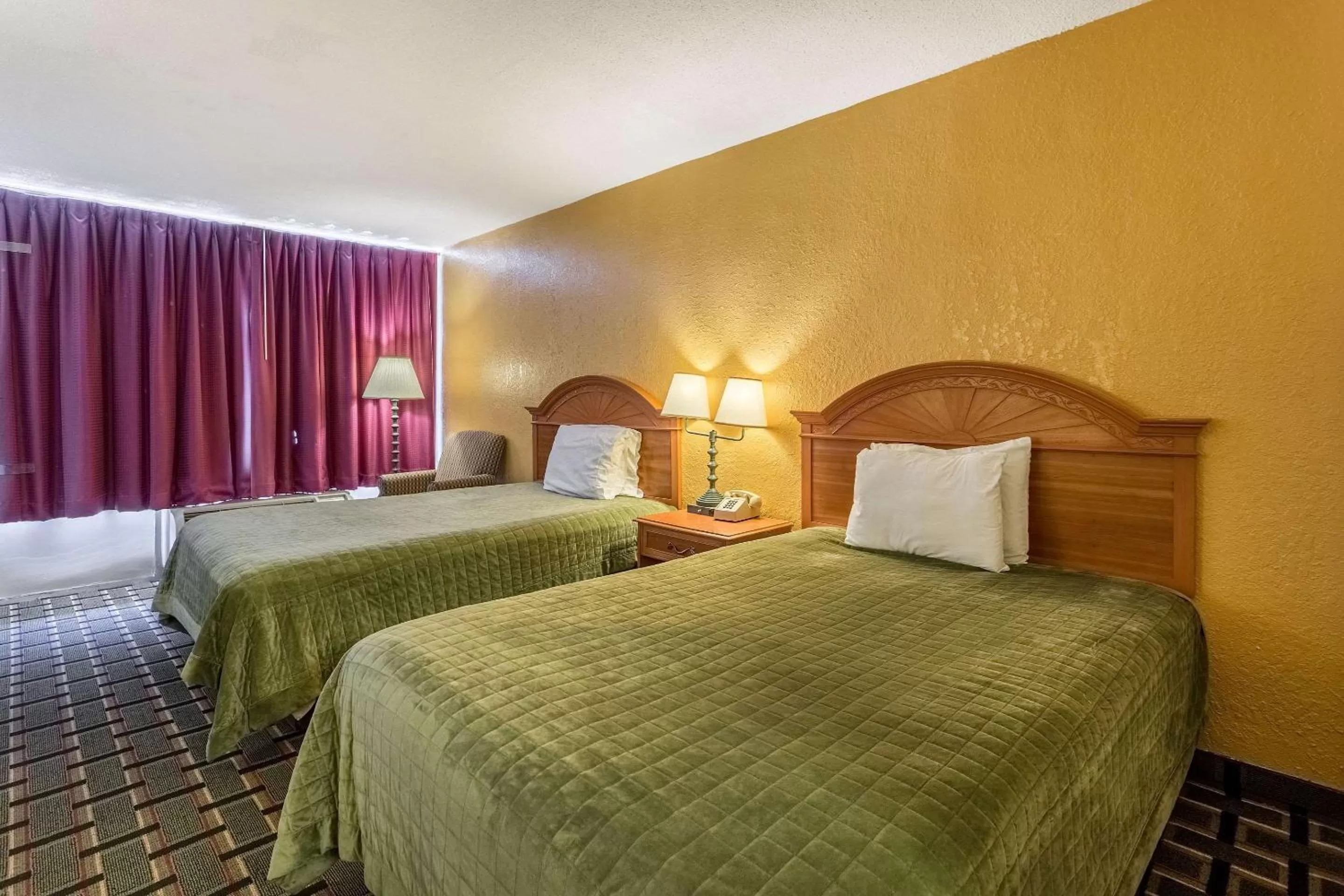 Photo of the whole room, Bed in Rodeway Inn Denmark-Jackson