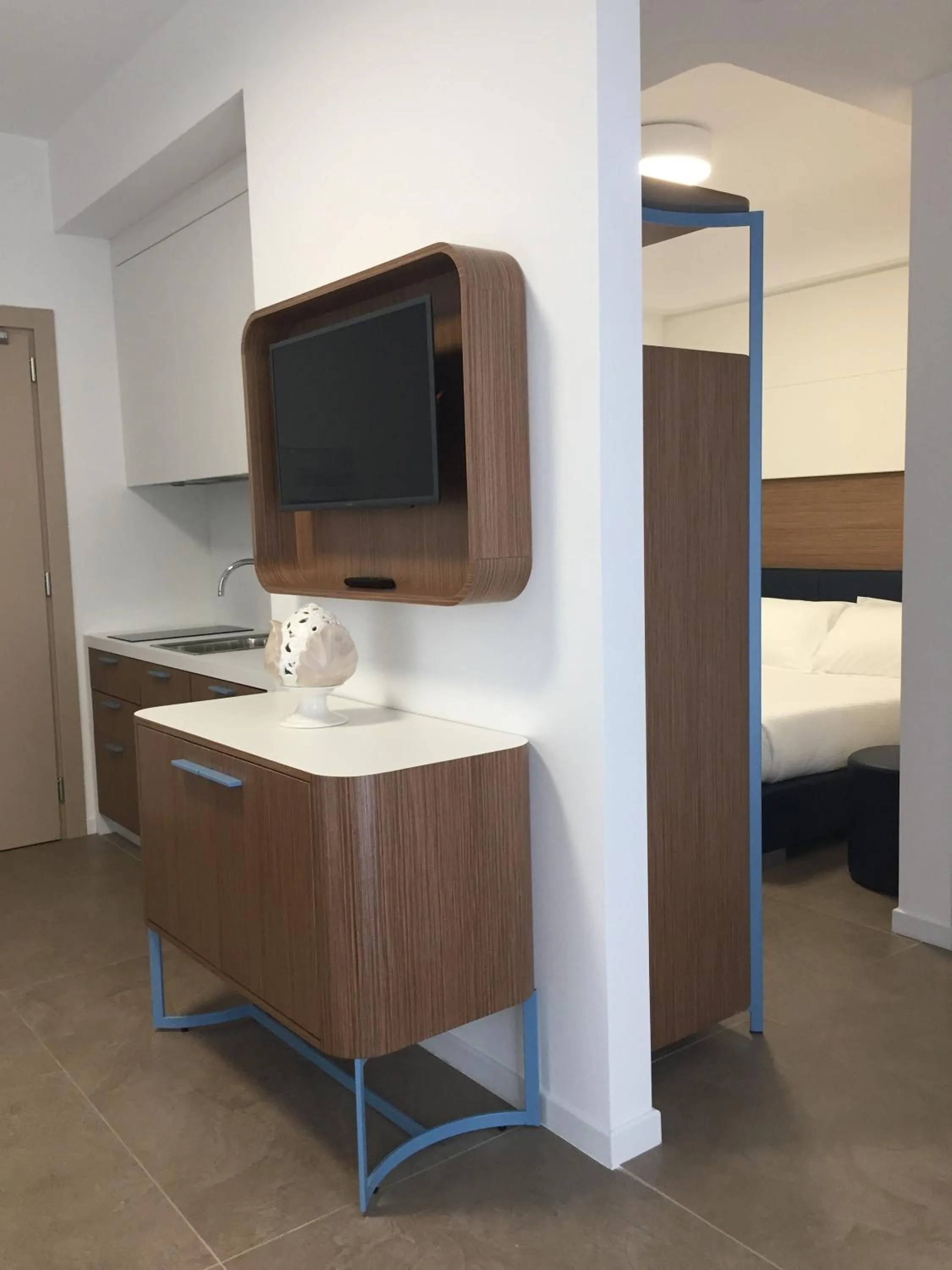 TV and multimedia, Bed in M&F Hotel